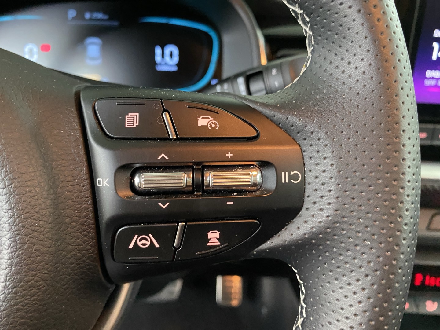 KIA Stonic 1.0 T-GDI MHEV GT-Line DCT-image-11
