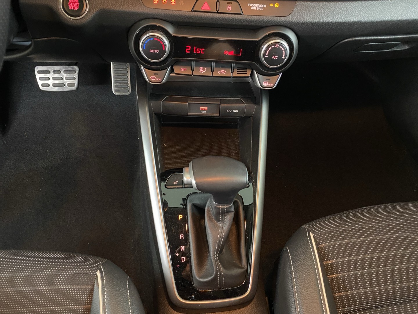KIA Stonic 1.0 T-GDI MHEV GT-Line DCT-image-8
