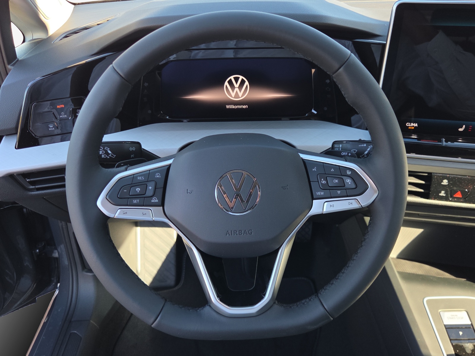 VW Golf 1.5 e TSI mHEV Value DSG-image-9
