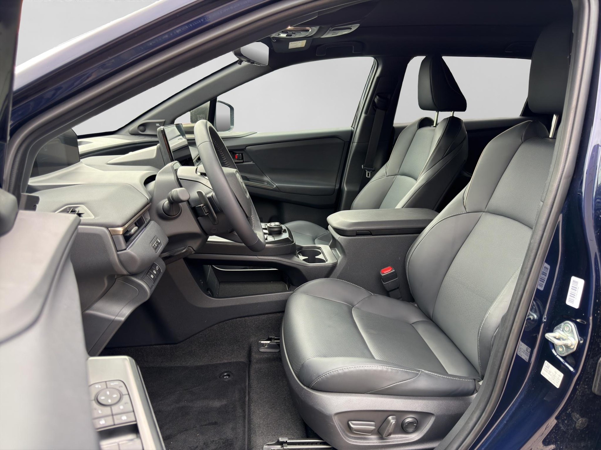 TOYOTA bZ4X Premium AWD-image-1