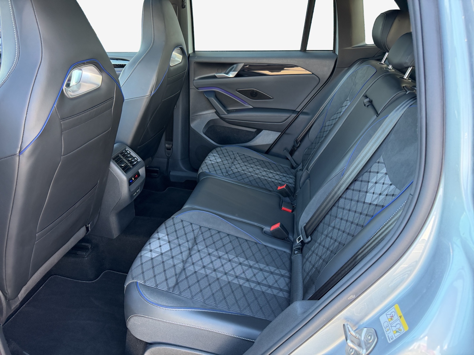 VW Tiguan 2.0 TSI DSG R-Line 4Motion-image-11