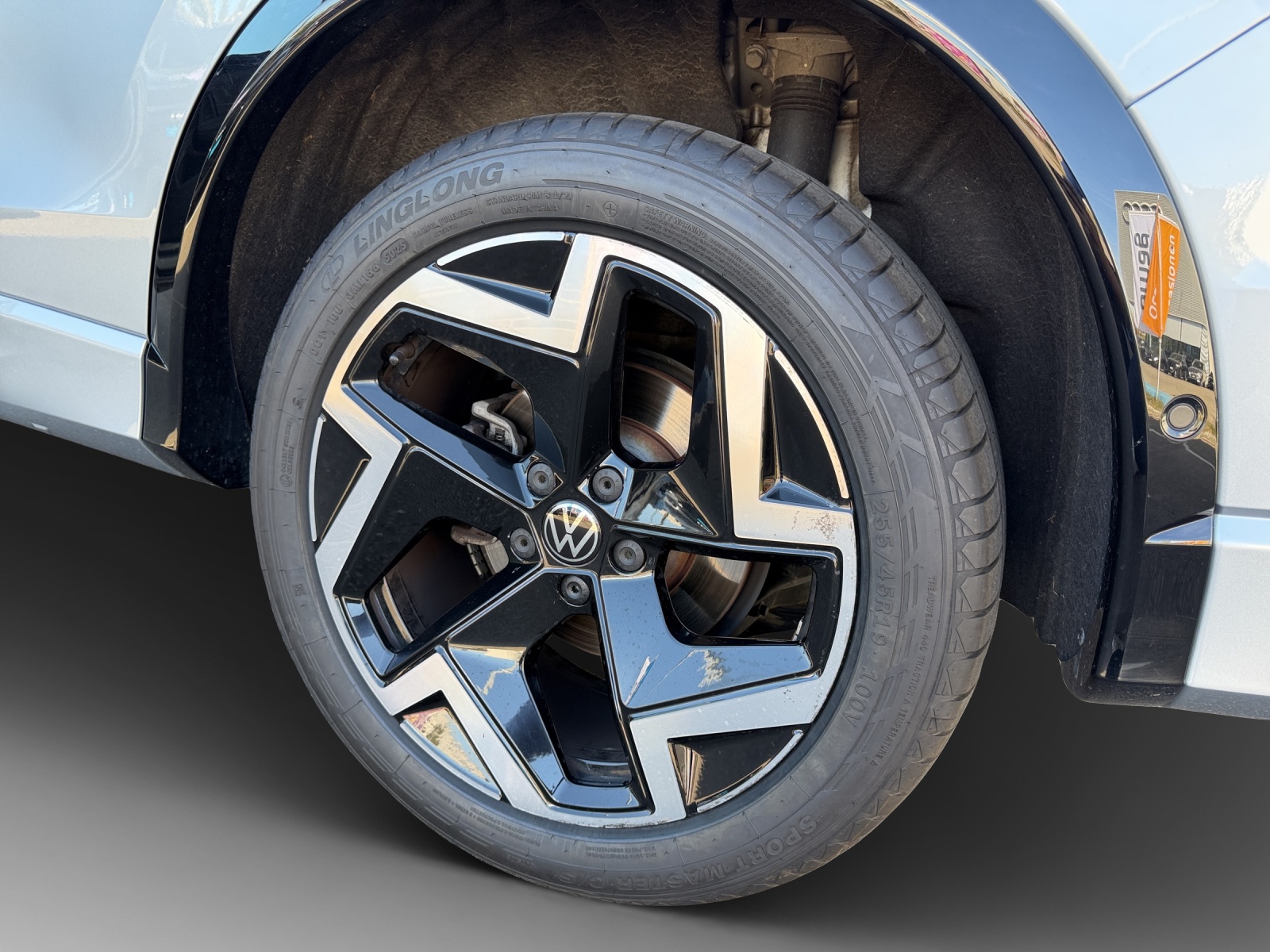 VW Tiguan 2.0 TSI DSG R-Line 4Motion-image-13