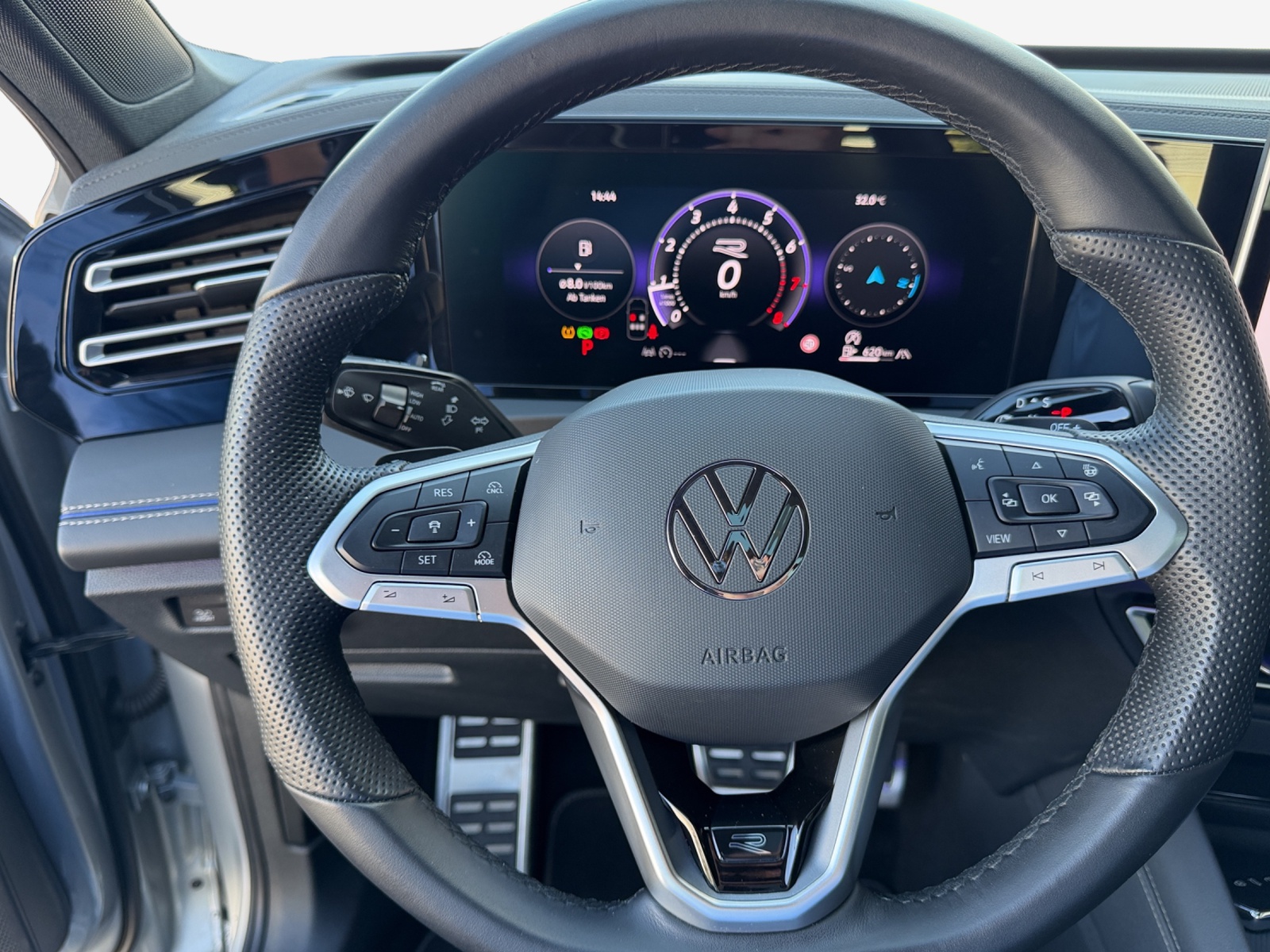 VW Tiguan 2.0 TSI DSG R-Line 4Motion-image-9