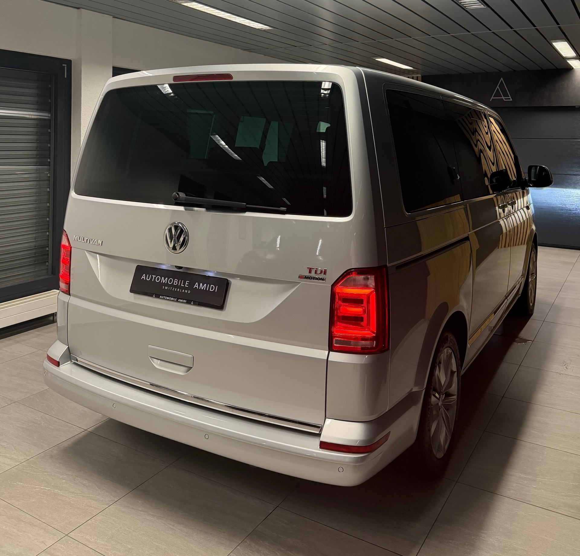 VW T6 Multivan 2.0 Bi-TDI Highline 4Motion DSG, zusätzlich 10 Jahre / 100‘000km GRATIS-SERVICE!-image-4