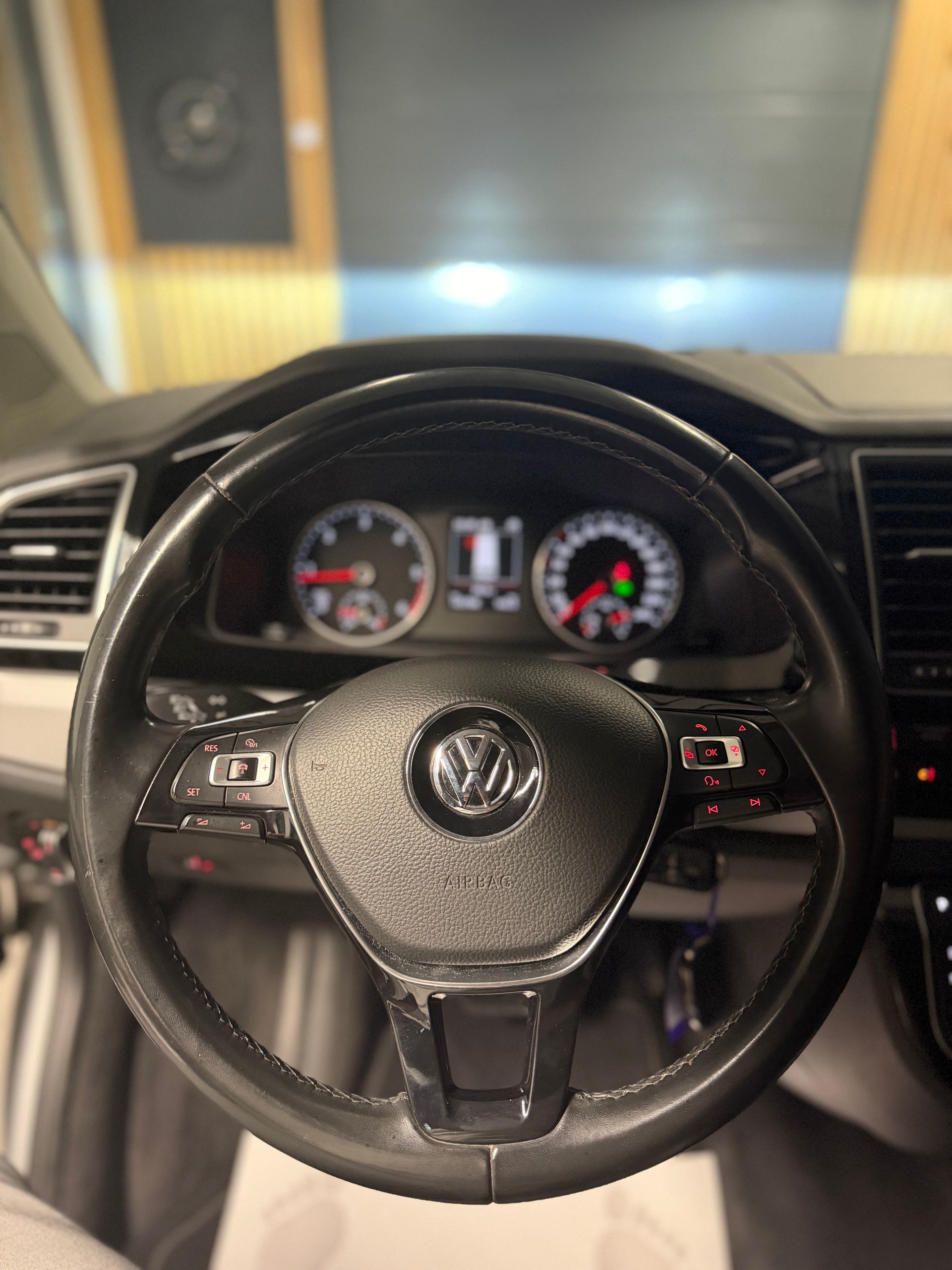 VW T6 Multivan 2.0 Bi-TDI Highline 4Motion DSG, zusätzlich 10 Jahre / 100‘000km GRATIS-SERVICE!-image-15