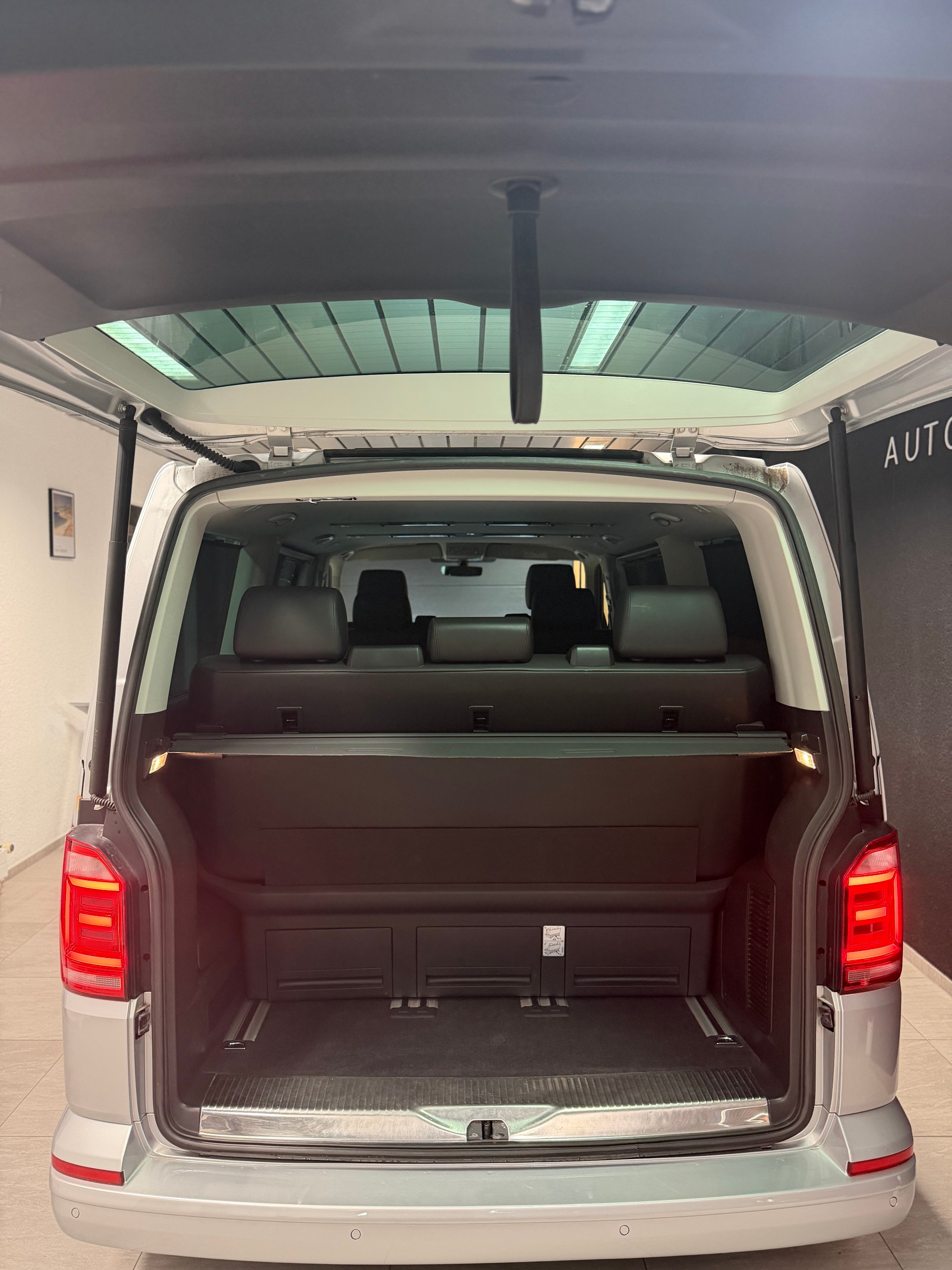 VW T6 Multivan 2.0 Bi-TDI Highline 4Motion DSG, zusätzlich 10 Jahre / 100‘000km GRATIS-SERVICE!-image-6