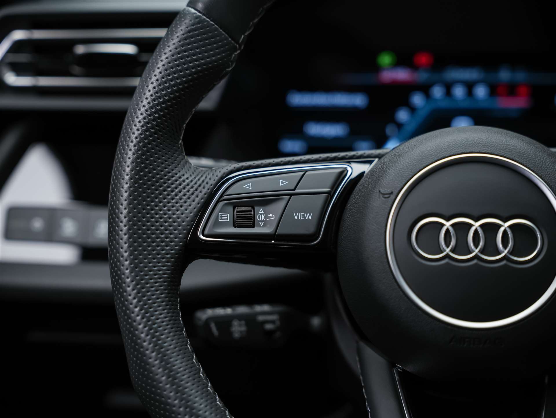 AUDI S3 Limousine TFSI quattro S-tronic *Werksgarantie*Facelift*Head-Up*-image-30