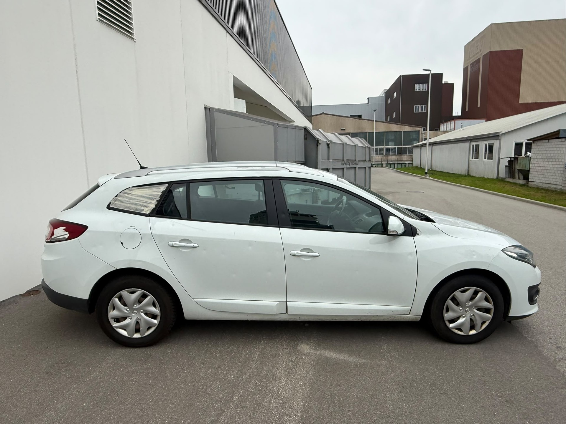 RENAULT Mégane Grandtour 1.5 dCi Bose EDC-image-4