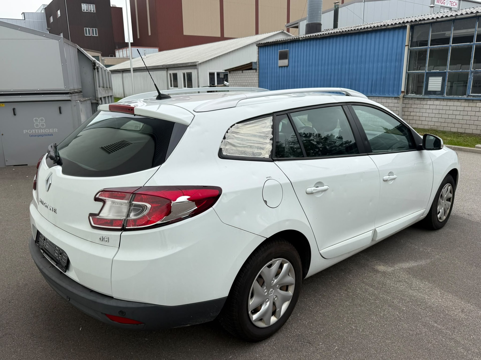 RENAULT Mégane Grandtour 1.5 dCi Bose EDC-image-9
