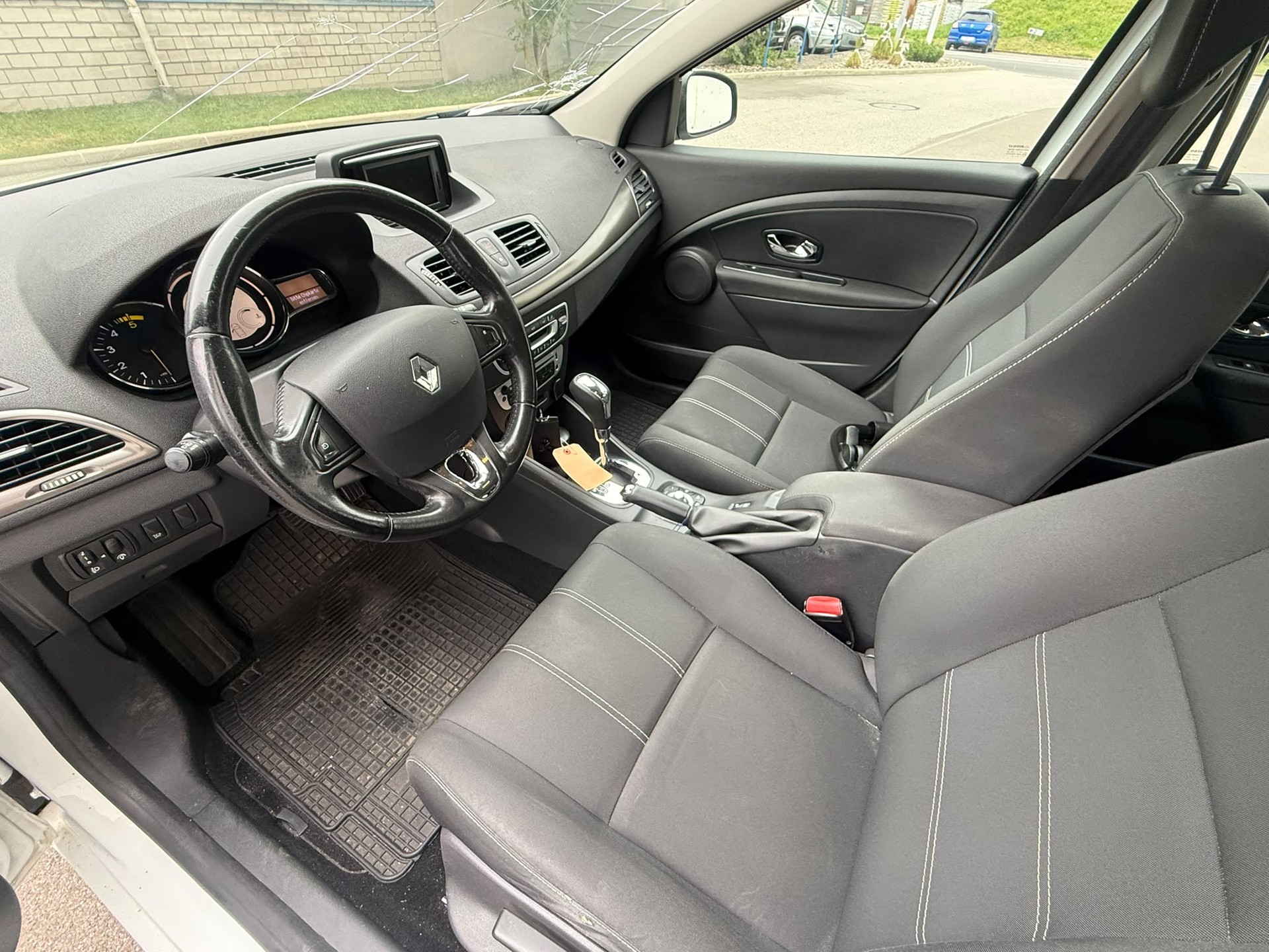RENAULT Mégane Grandtour 1.5 dCi Bose EDC-image-5