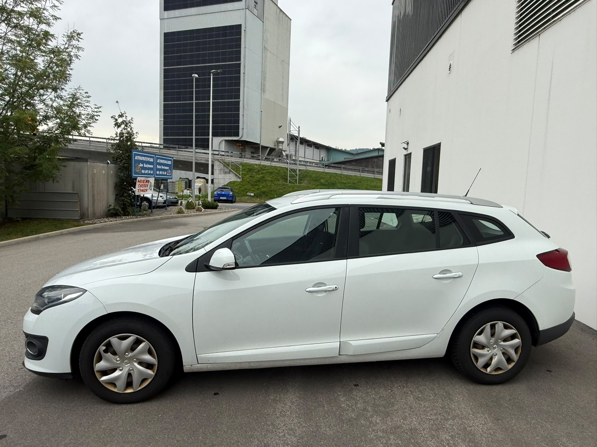 RENAULT Mégane Grandtour 1.5 dCi Bose EDC-image-11
