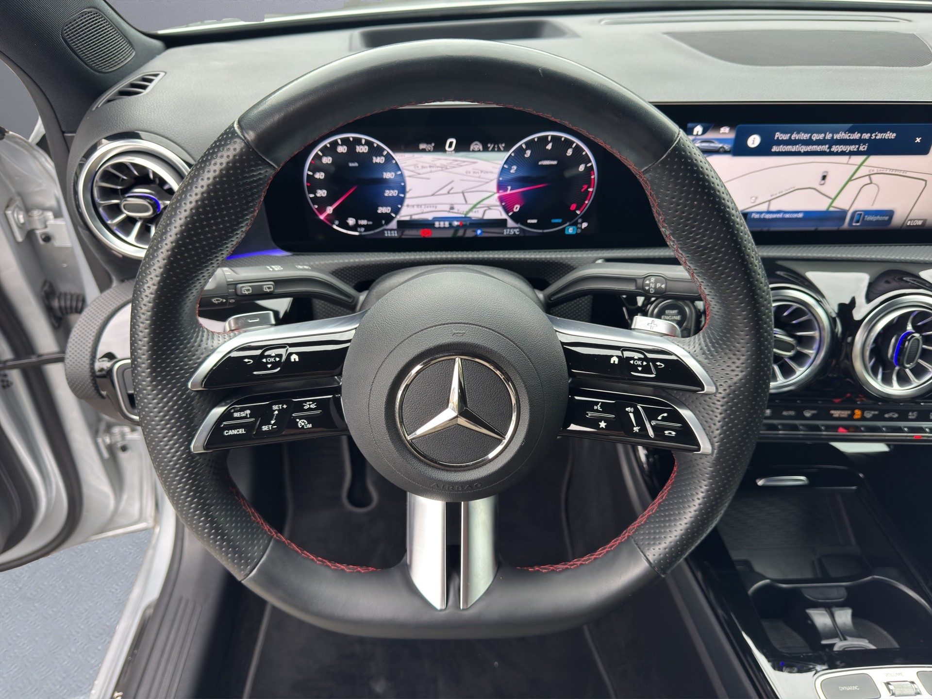 MERCEDES-BENZ A 200 AMG Line 7G-DCT-image-11