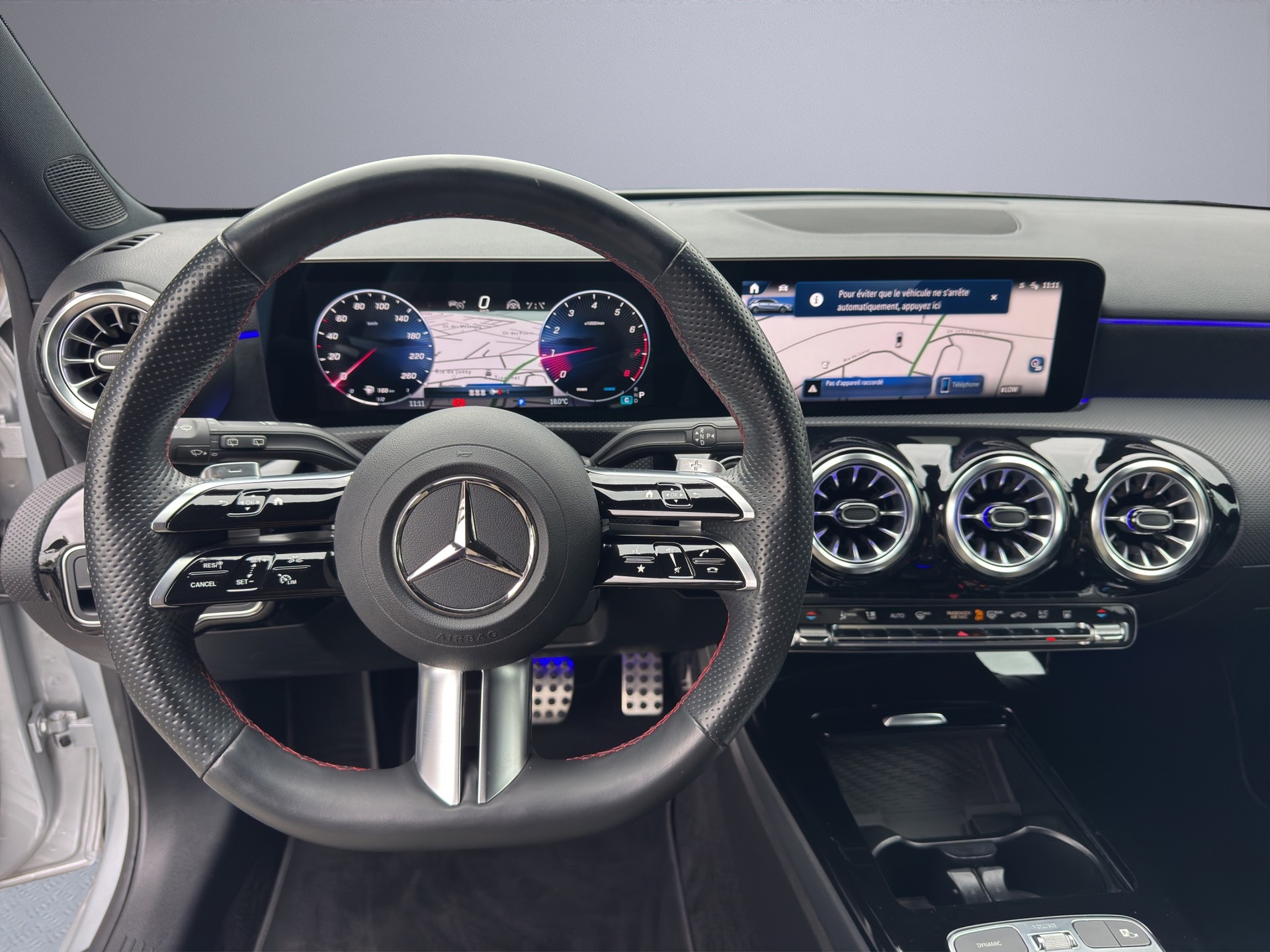 MERCEDES-BENZ A 200 AMG Line 7G-DCT-image-12