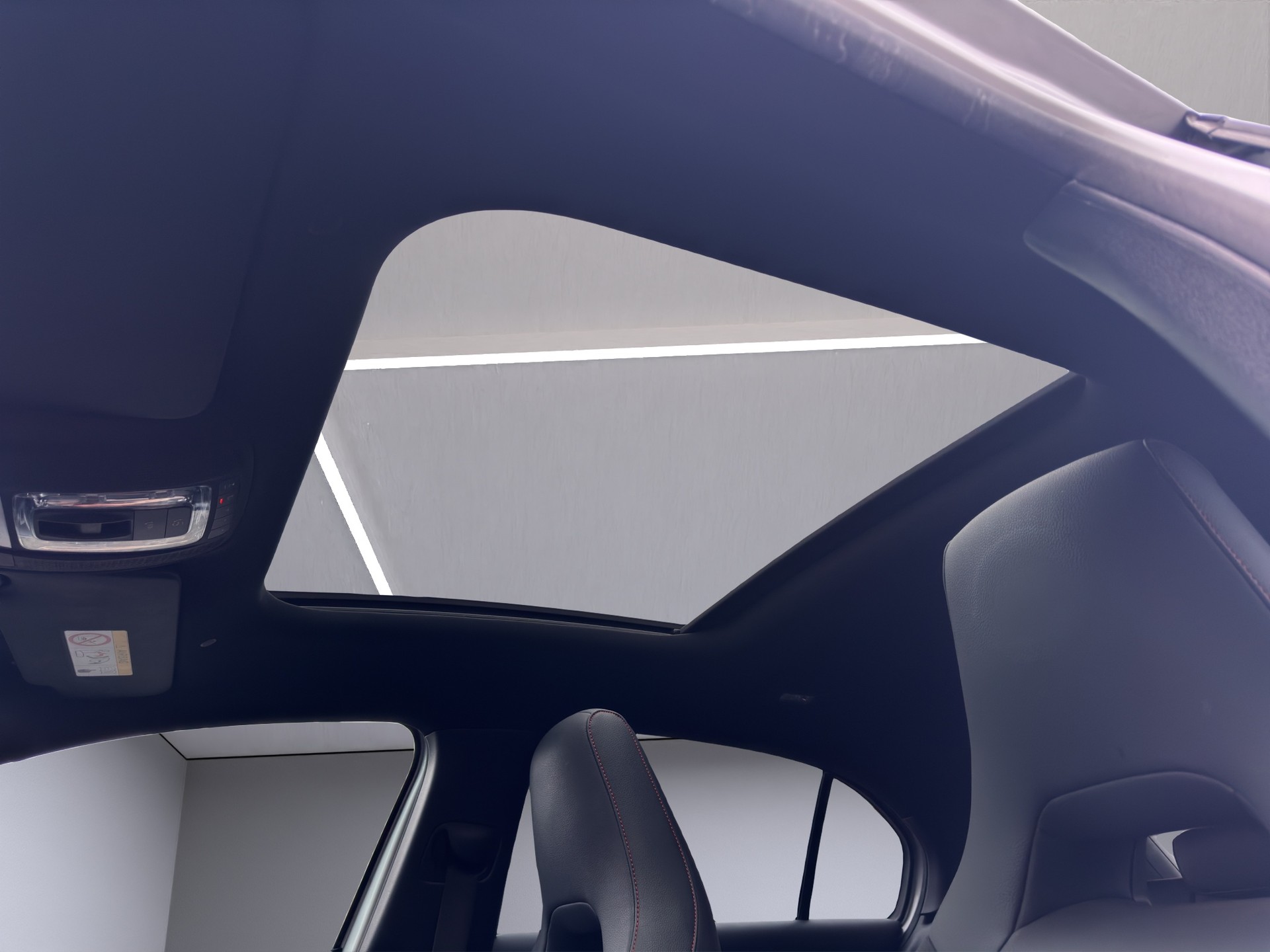 MERCEDES-BENZ A 200 AMG Line 7G-DCT-image-18