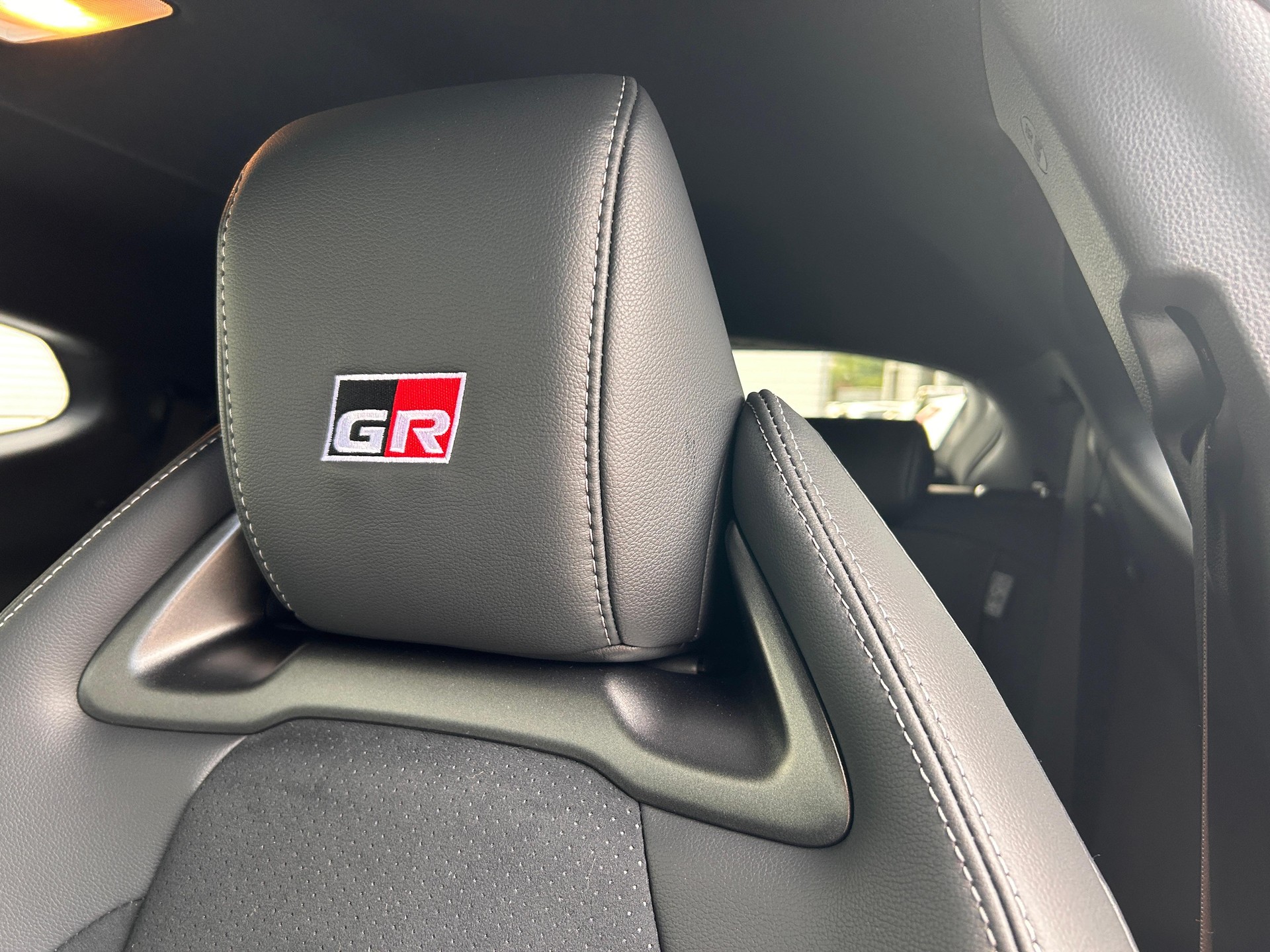 TOYOTA GR Yaris 1.6 Turbo Sport 4x4-image-11