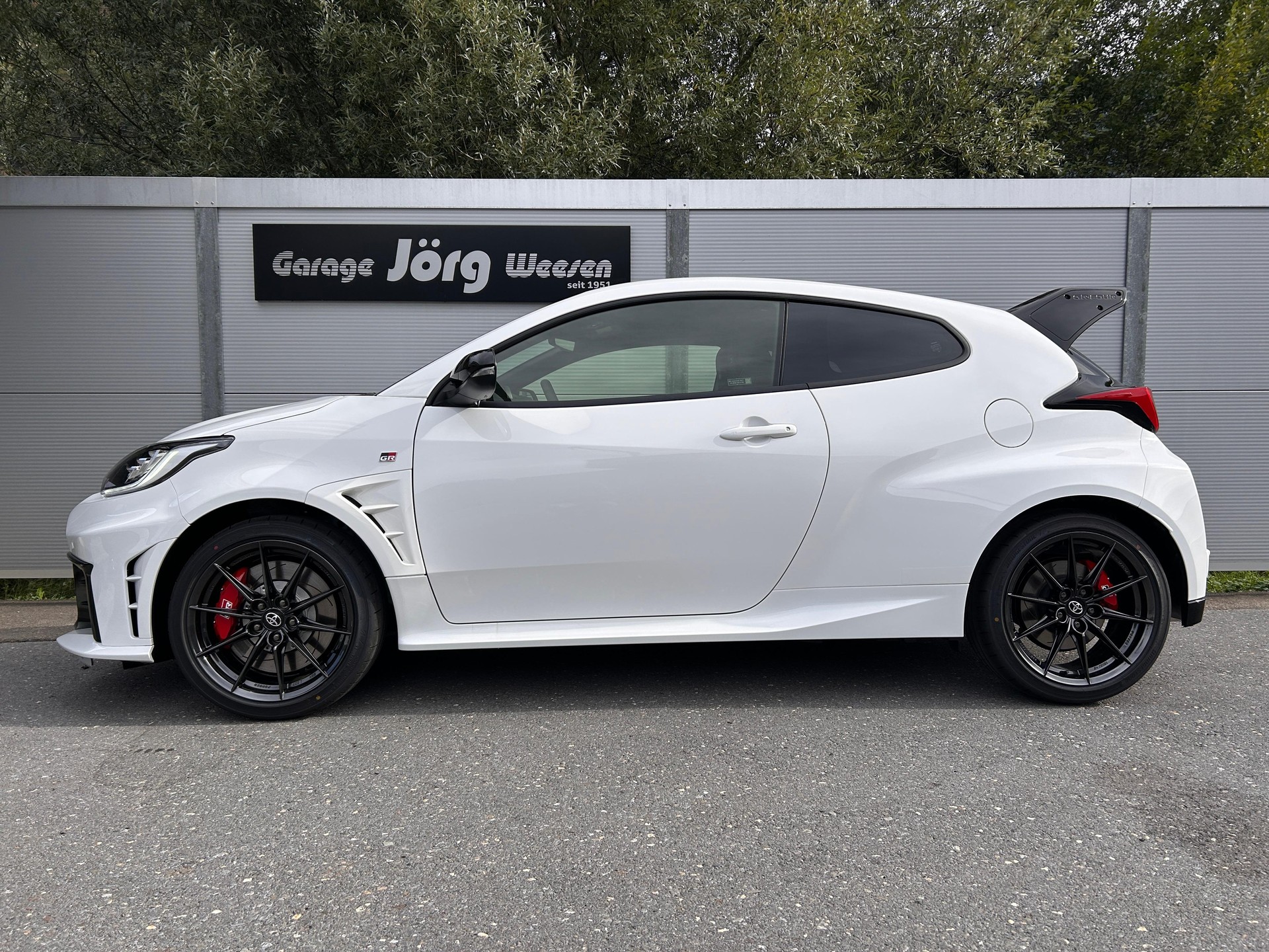 TOYOTA GR Yaris 1.6 Turbo Sport 4x4-image-2