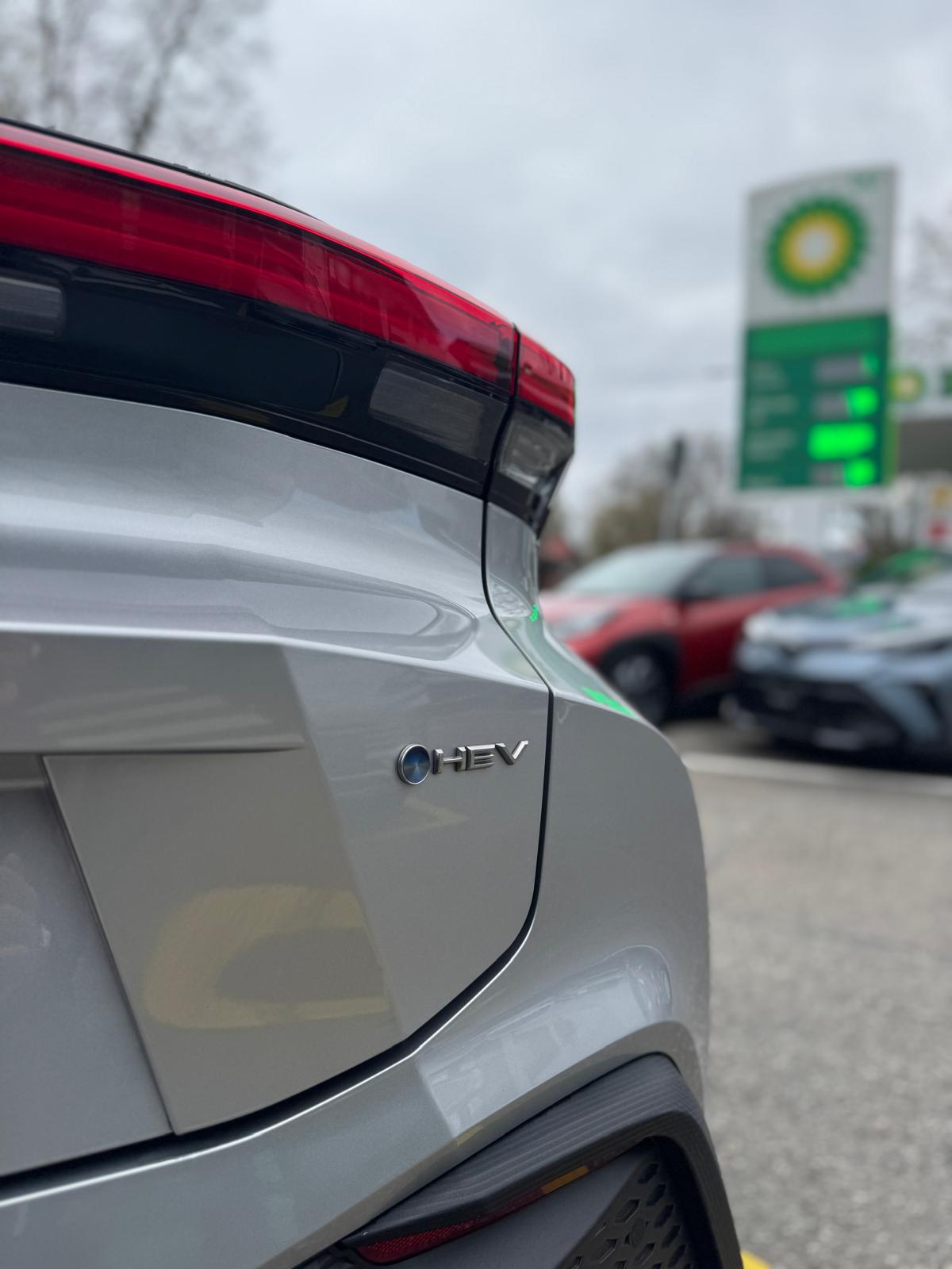 TOYOTA C-HR 1.8 HSD CVT Trend-image-5