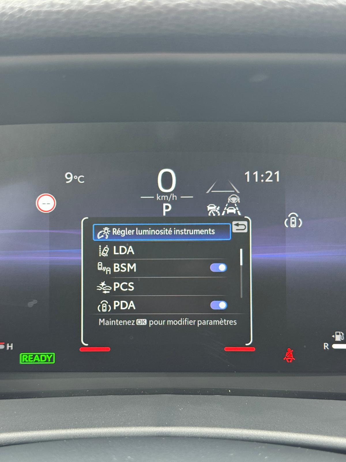 TOYOTA C-HR 1.8 HSD CVT Trend-image-16