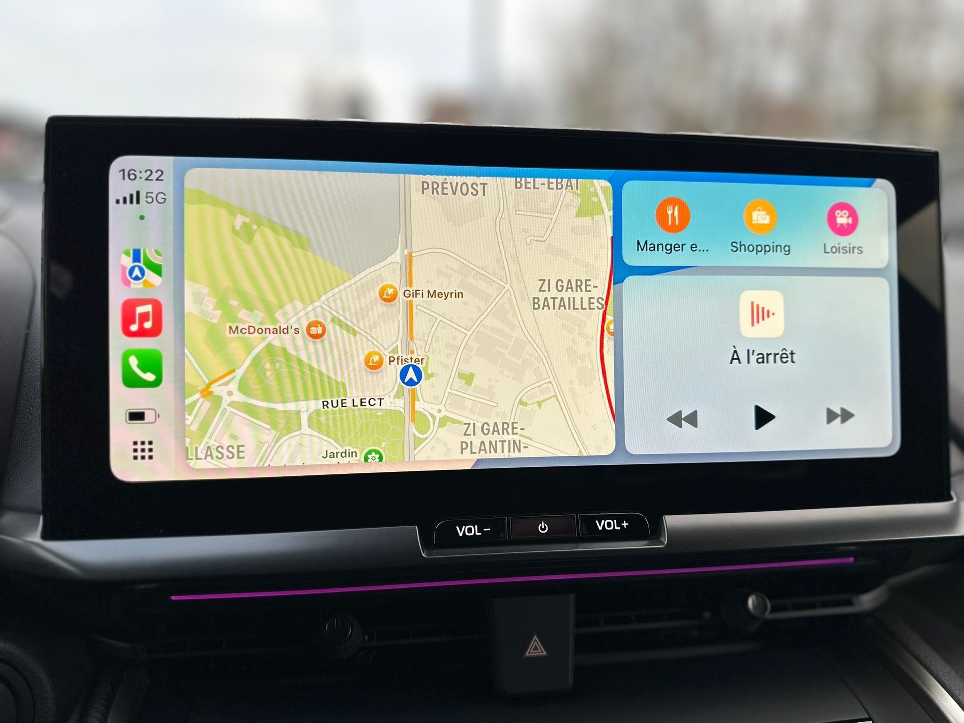 TOYOTA C-HR 1.8 HSD CVT Trend-image-19