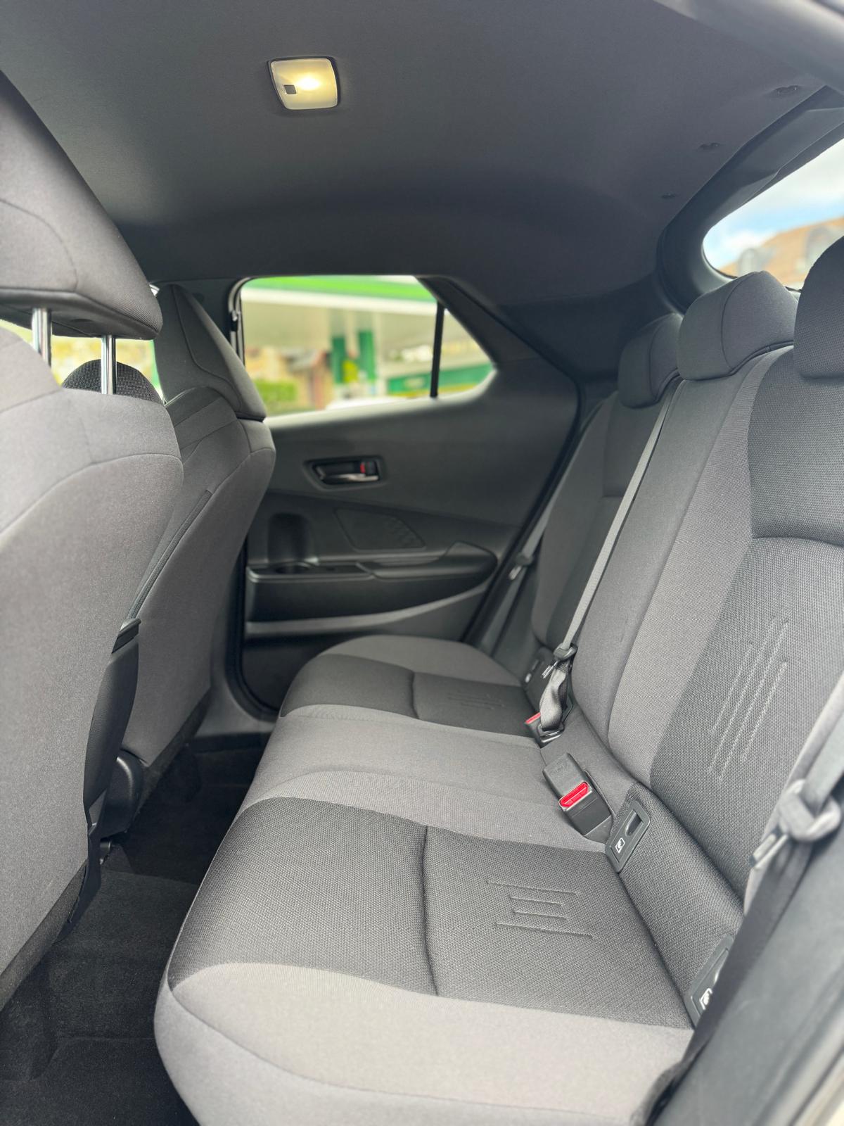 TOYOTA C-HR 1.8 HSD CVT Trend-image-11