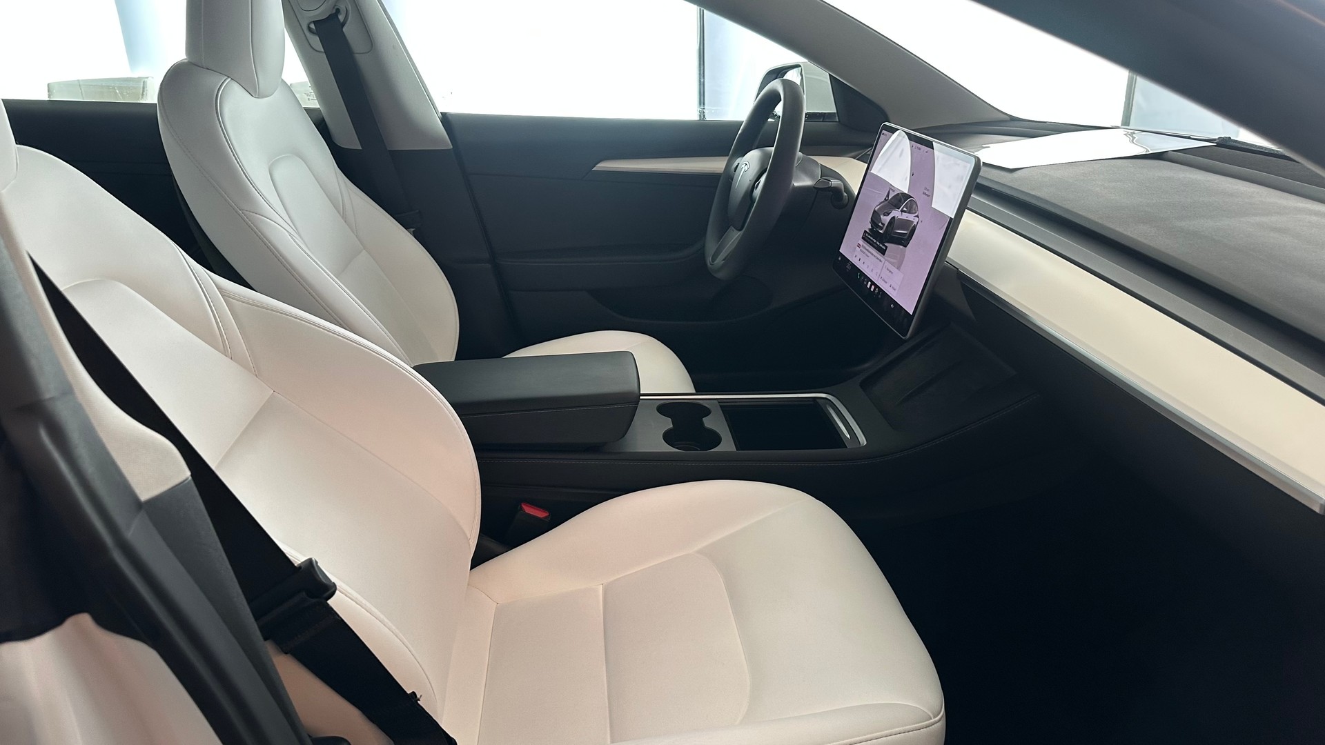TESLA Model 3 Performance D-image-19