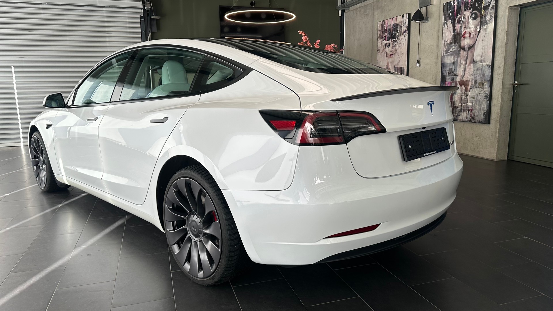 TESLA Model 3 Performance D-image-15