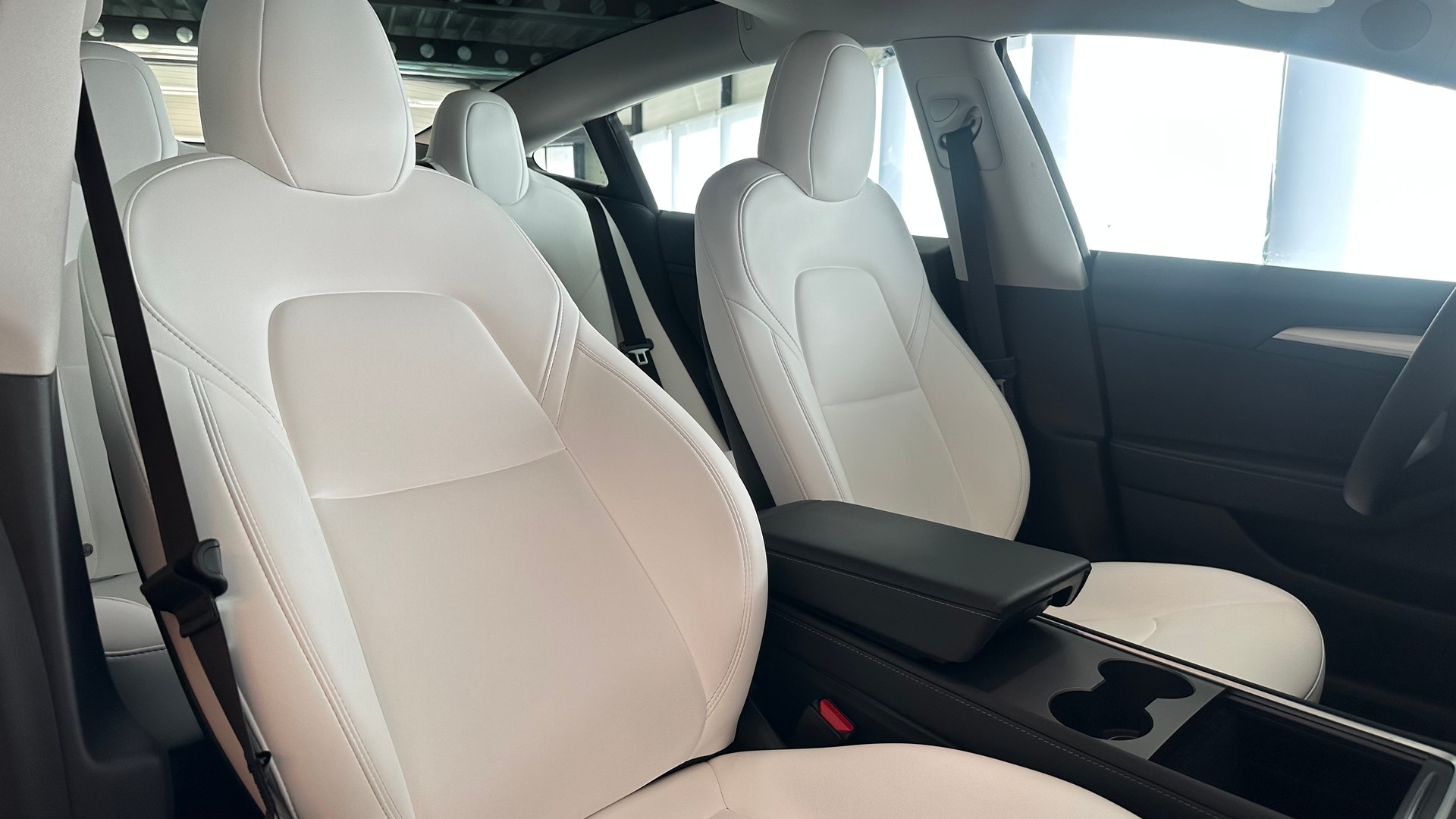TESLA Model 3 Performance D-image-21