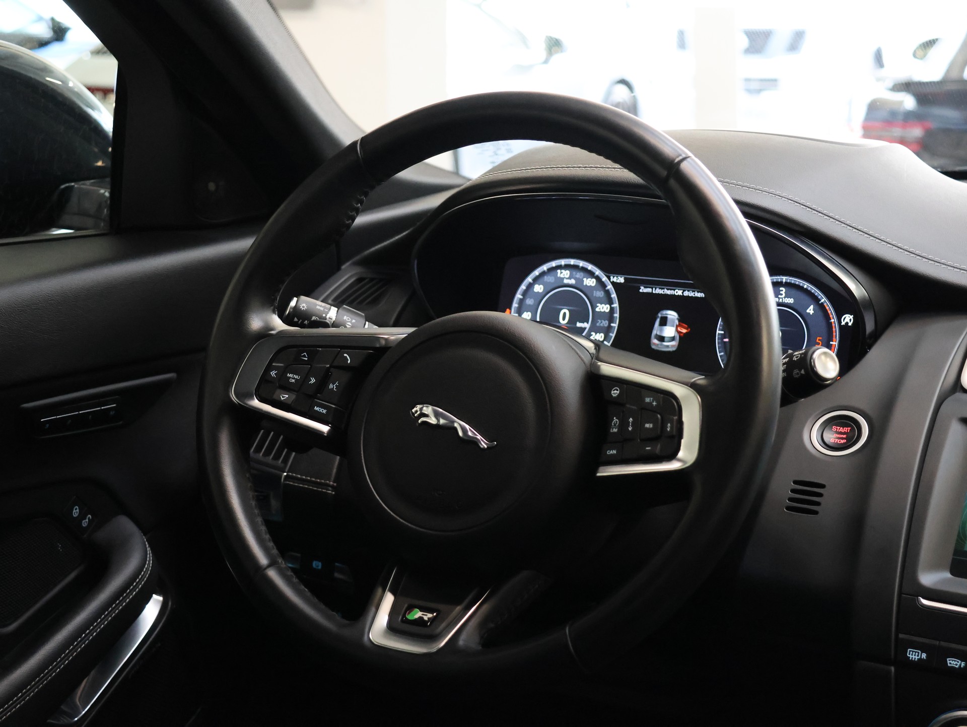 JAGUAR E-Pace 2.0d D180 R-Dynamic SE AWD Automatik-image-35