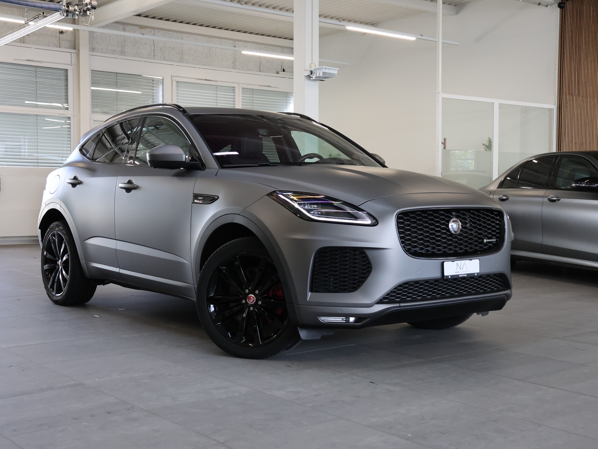 JAGUAR E-Pace 2.0d D180 R-Dynamic SE AWD Automatik-image-0