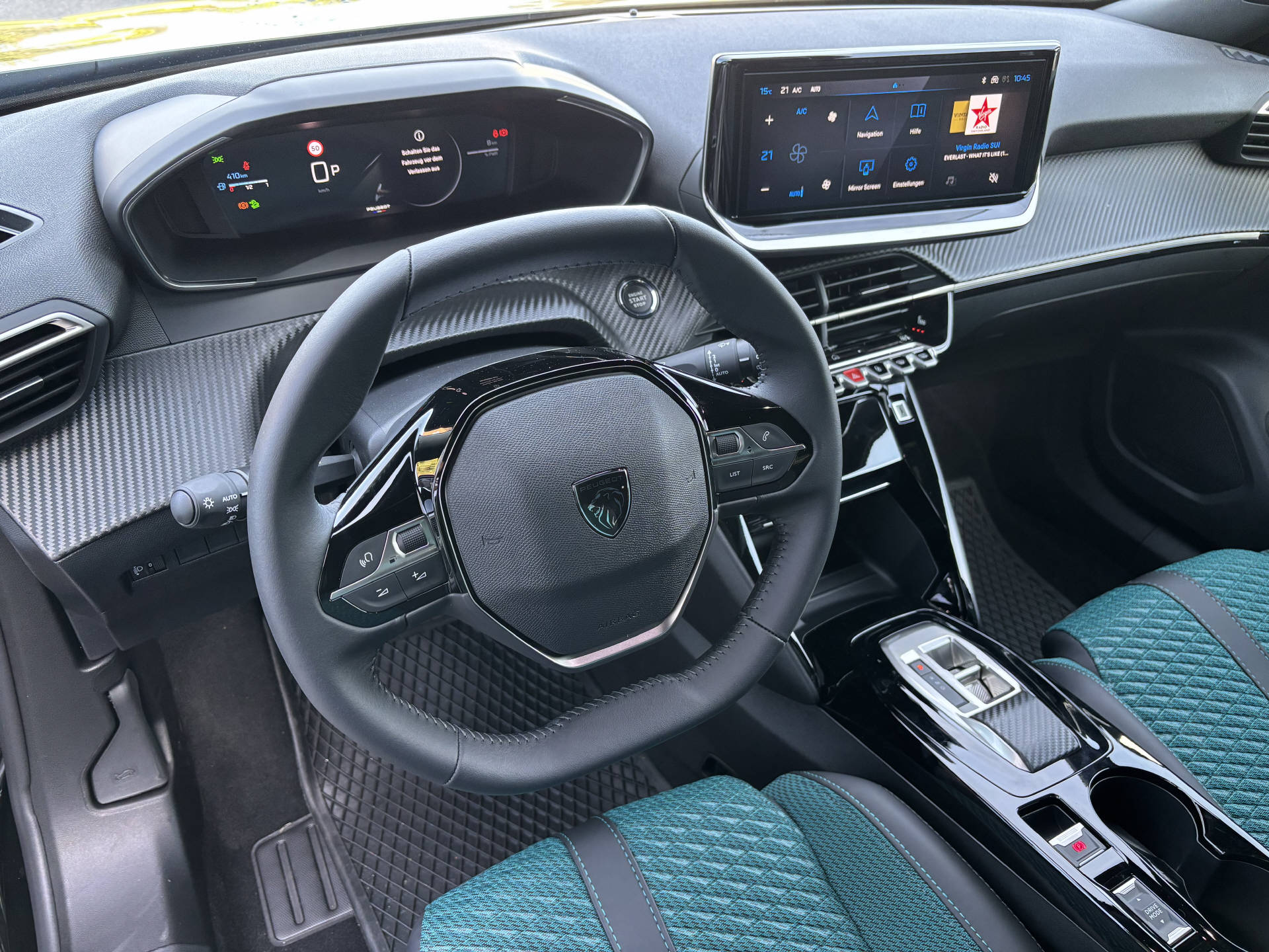 PEUGEOT 2008 1.2 Hybrid 145 Envy-image-12