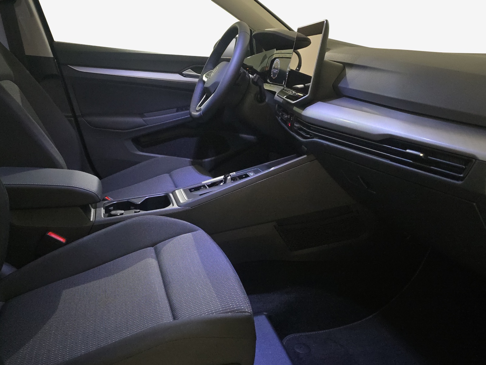 VW Golf 1.5 e TSI mHEV Value DSG-image-14