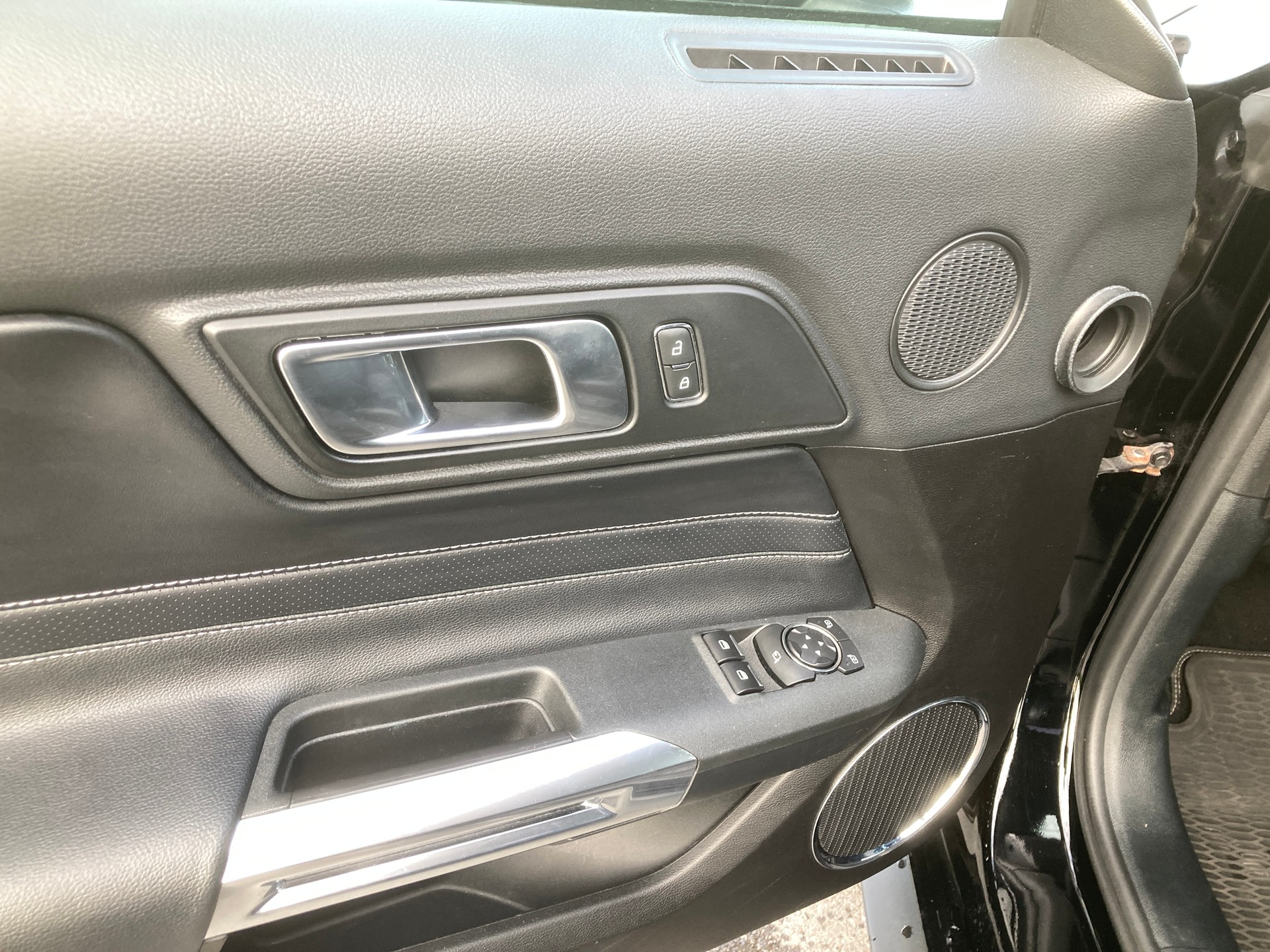 FORD Mustang Fastback 5.0 V8 Mach 1 Automat-image-8