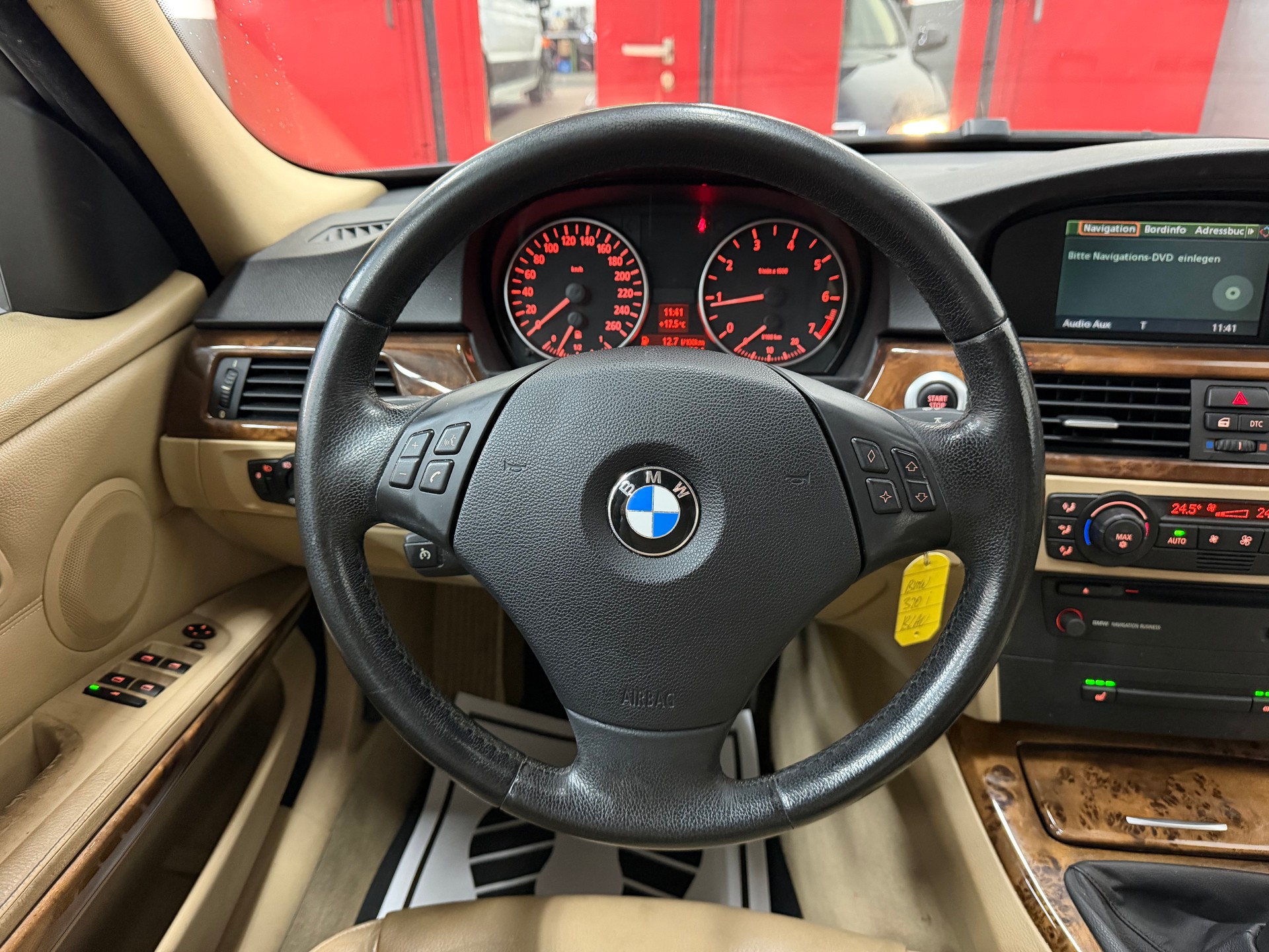 BMW 320i //NEU AB MFK!-image-10