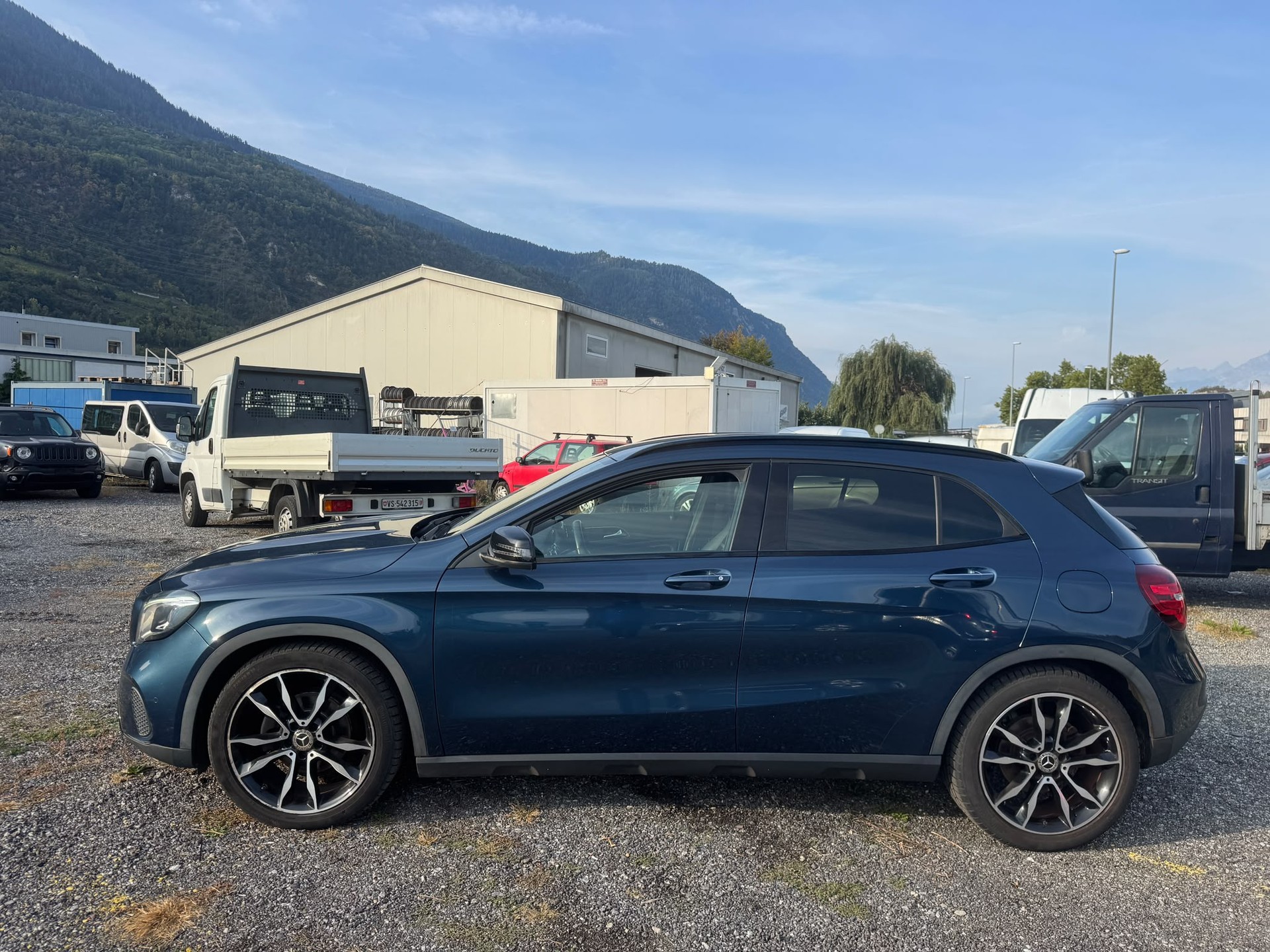 MERCEDES-BENZ GLA 200 Night Star 7G-DCT-image-6