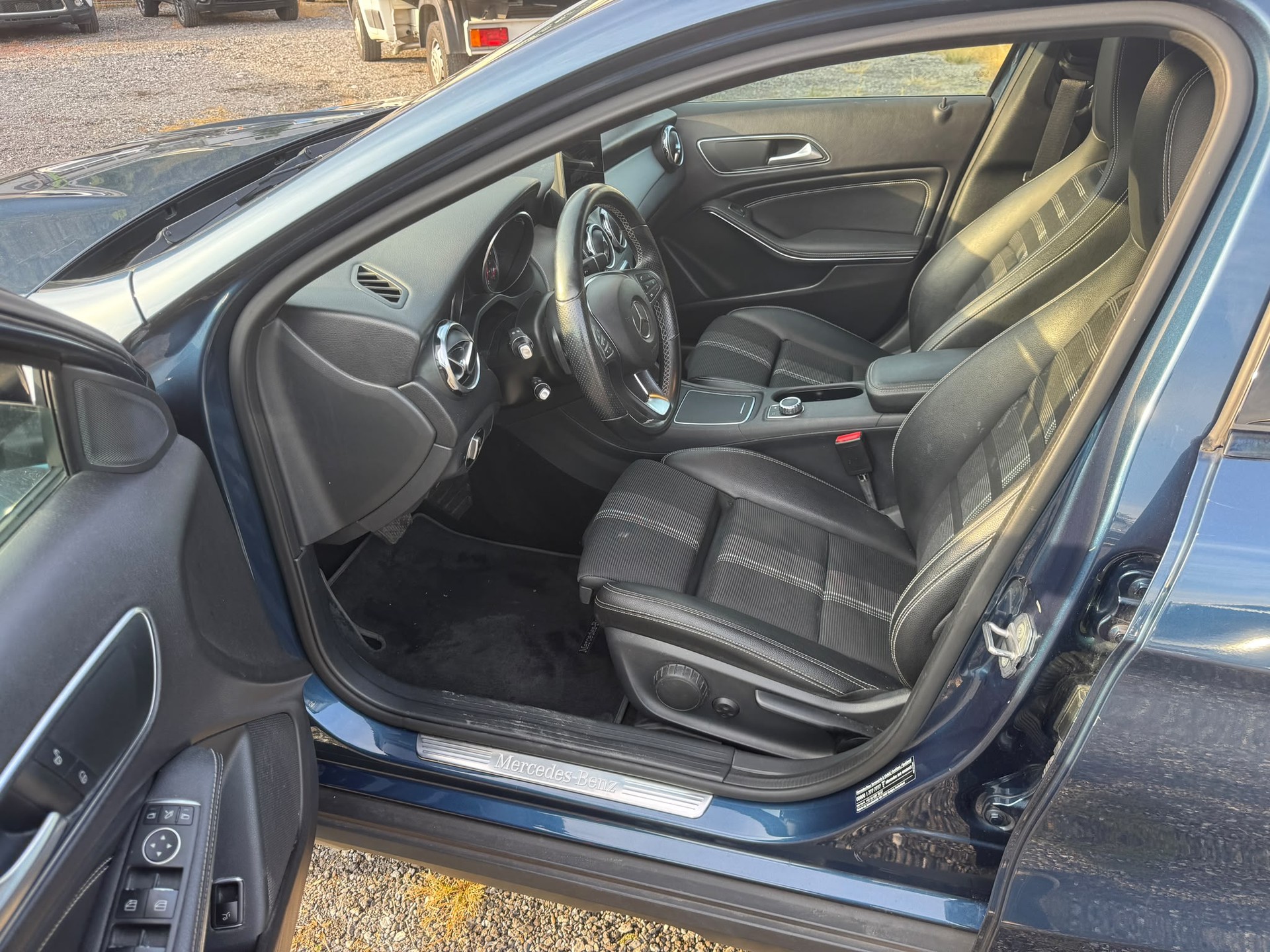 MERCEDES-BENZ GLA 200 Night Star 7G-DCT-image-8