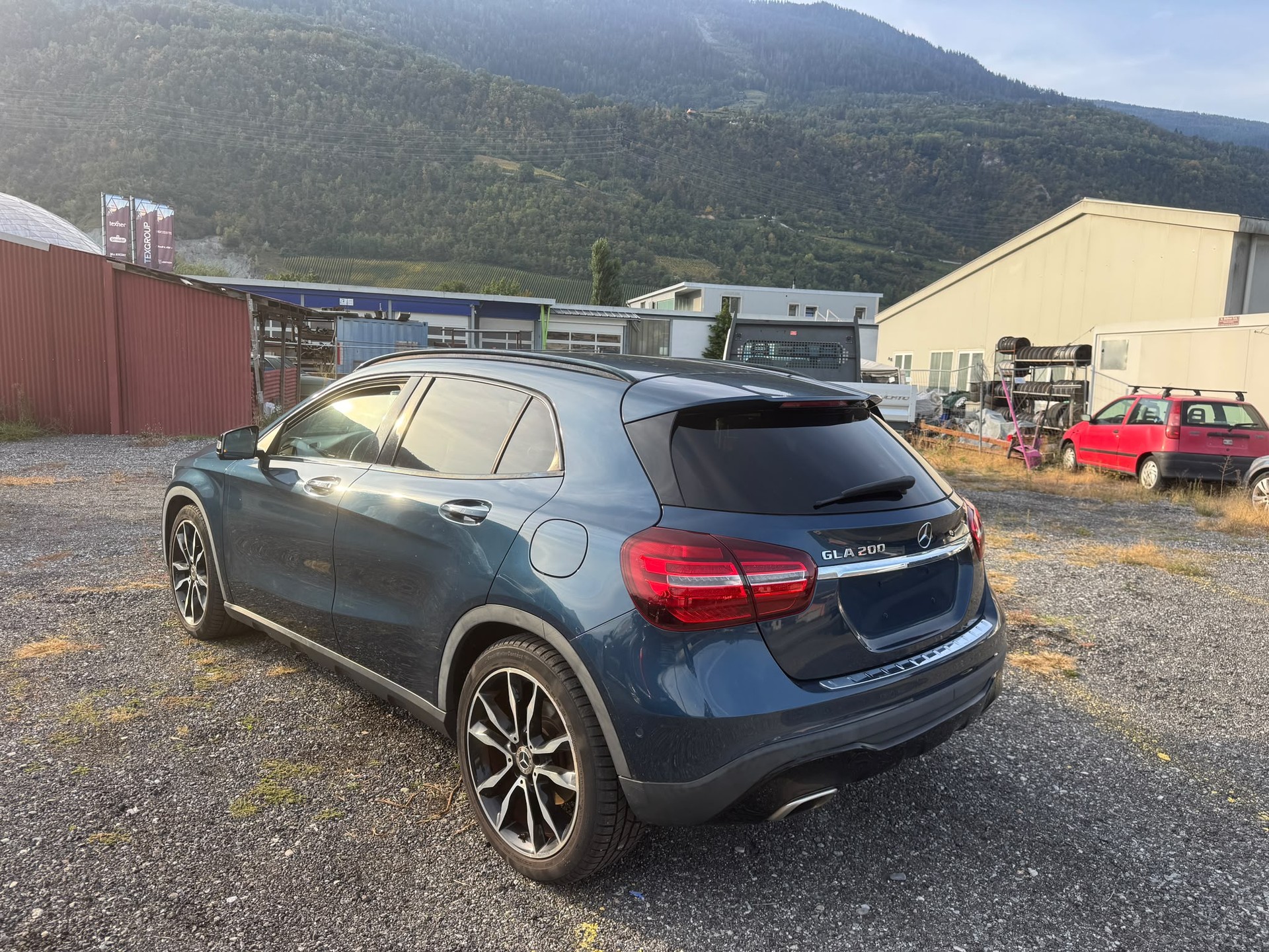 MERCEDES-BENZ GLA 200 Night Star 7G-DCT-image-4