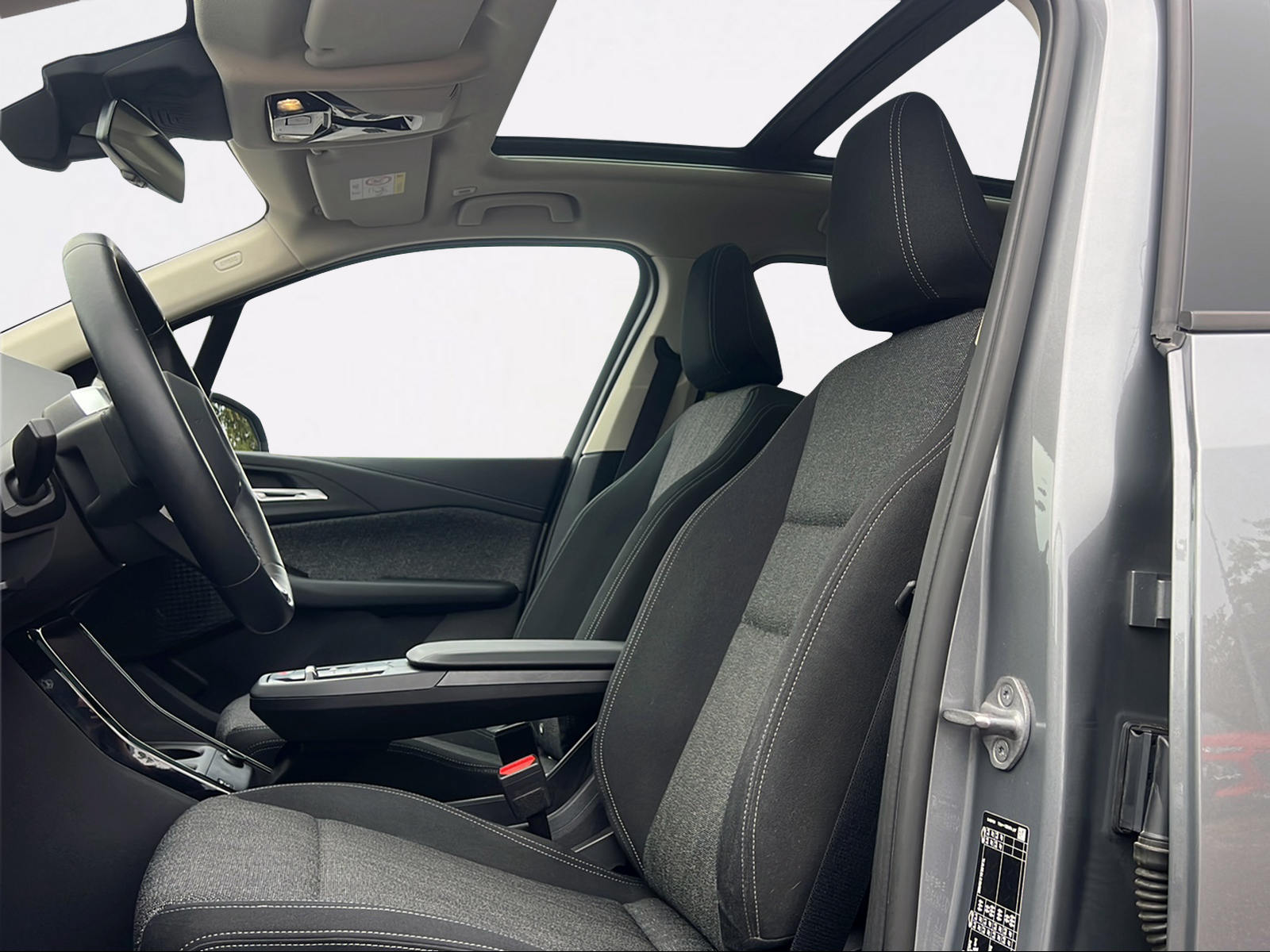 BMW 225e xDrive Active Tourer-image-2