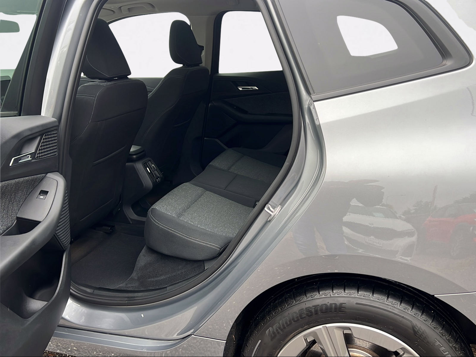 BMW 225e xDrive Active Tourer-image-12
