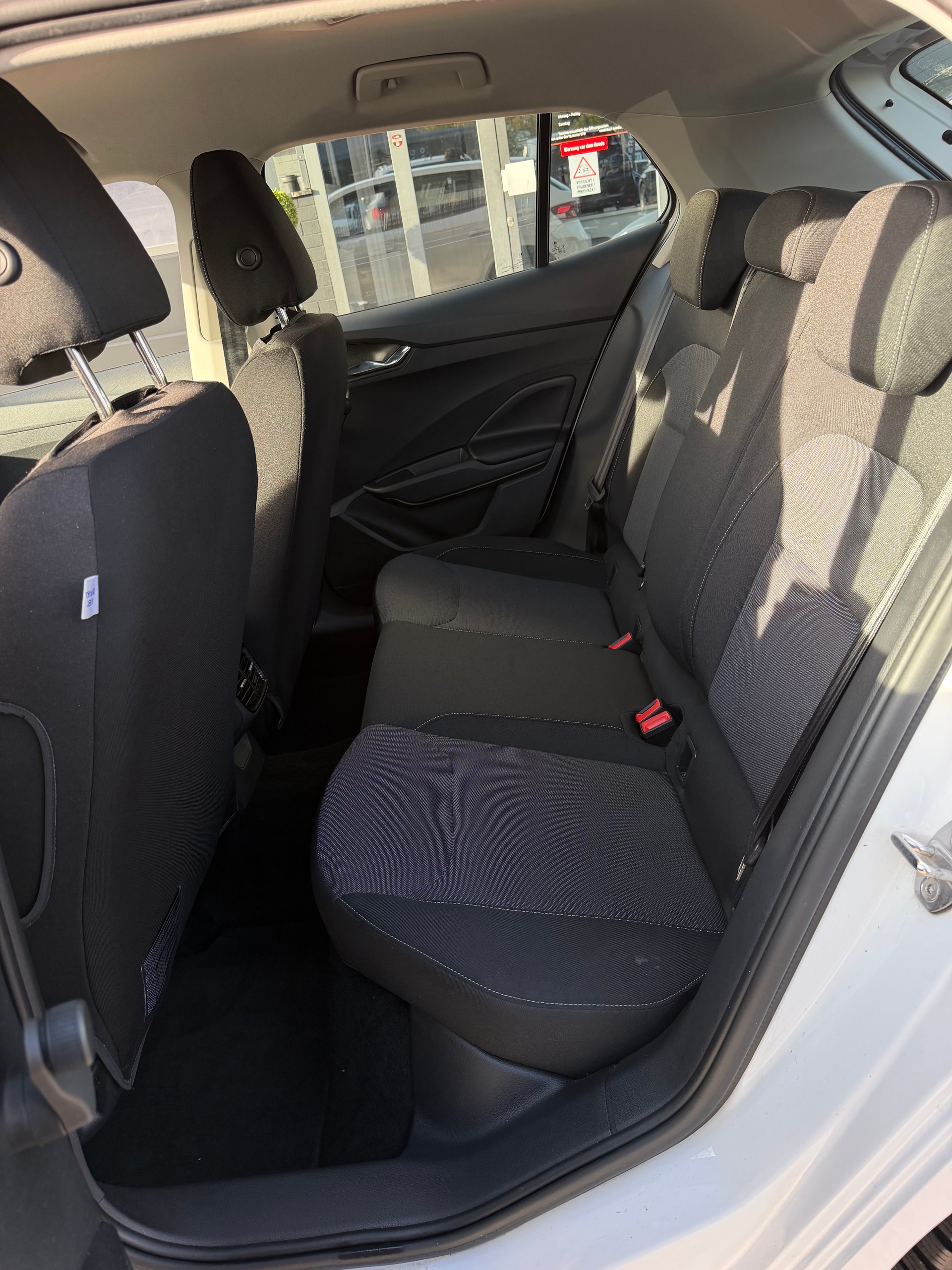 SKODA Fabia 1.0 MPI Ambition-image-19