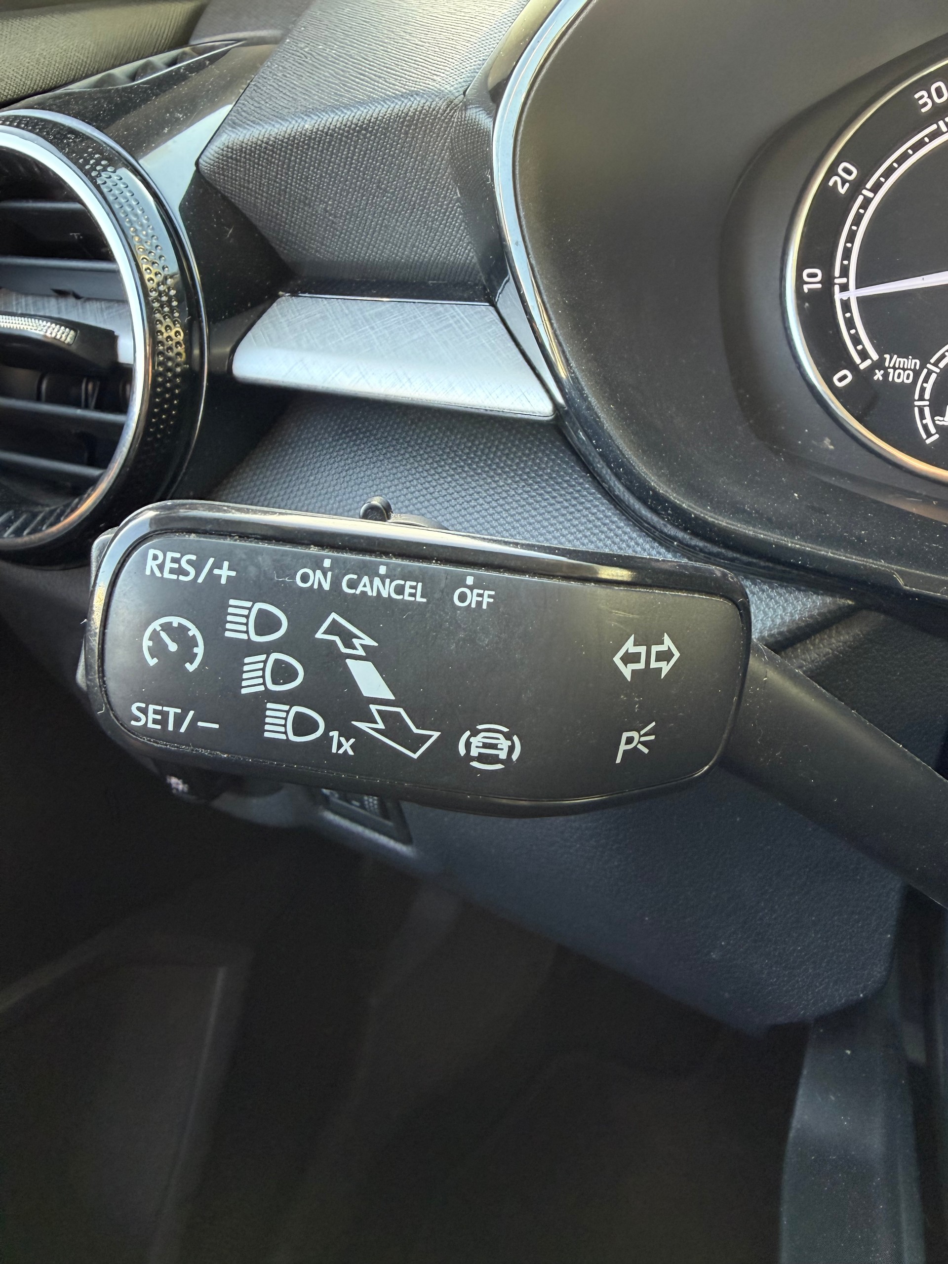 SKODA Fabia 1.0 MPI Ambition-image-13