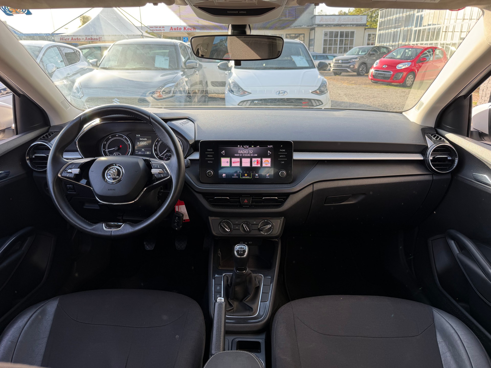 SKODA Fabia 1.0 MPI Ambition-image-11