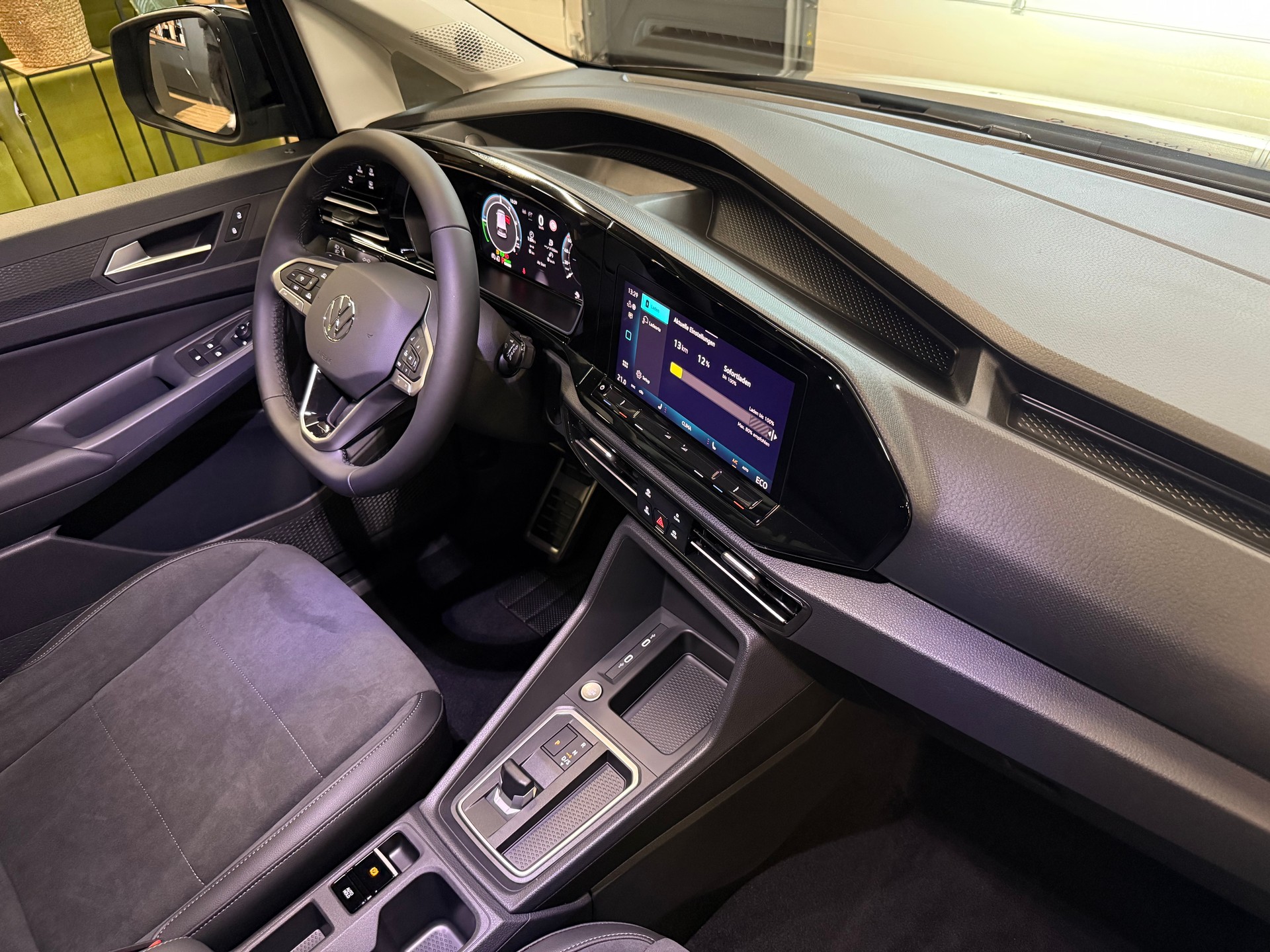 VW Caddy Maxi 1.5 TSI Plug in Hybrid Style DSG-image-33