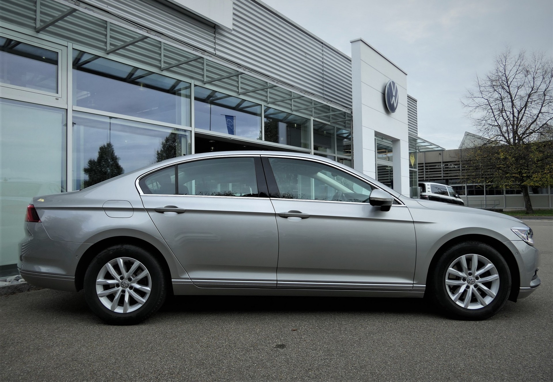 VW Passat 1.8 TSI BMT Comfortline DSG-image-2