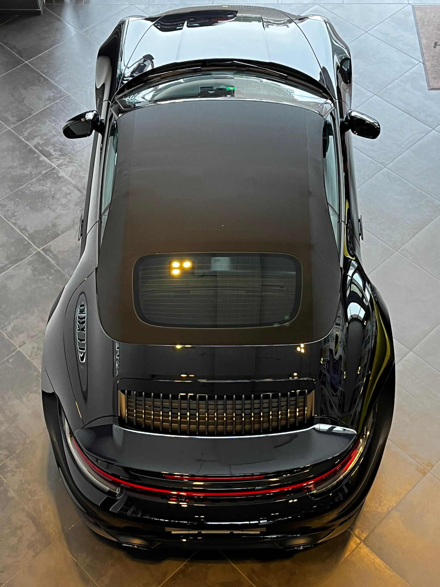 PORSCHE 911 Turbo S Cabriolet PDK-image-7