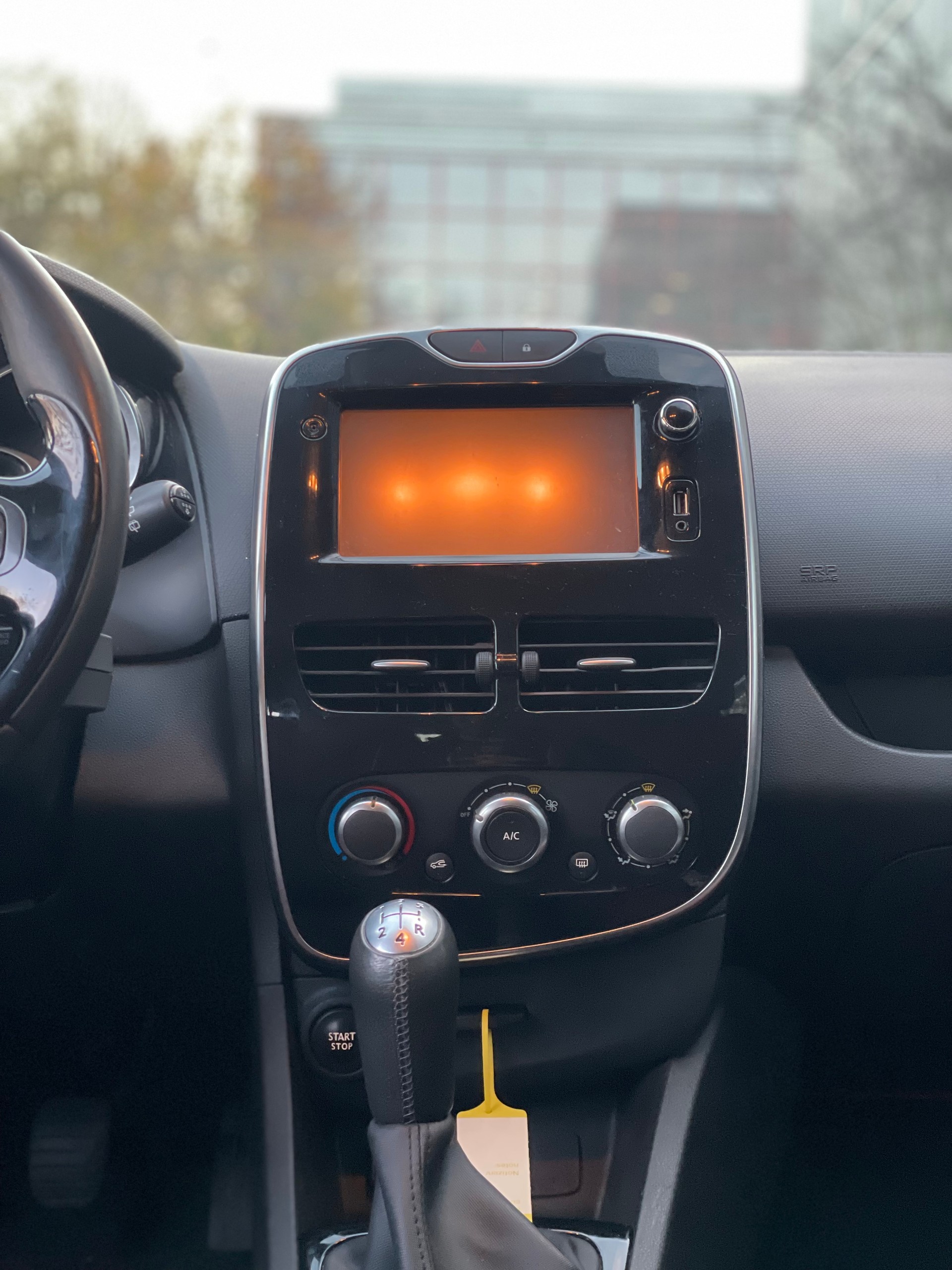 RENAULT Clio Grandtour 0.9 12V Expression-image-11