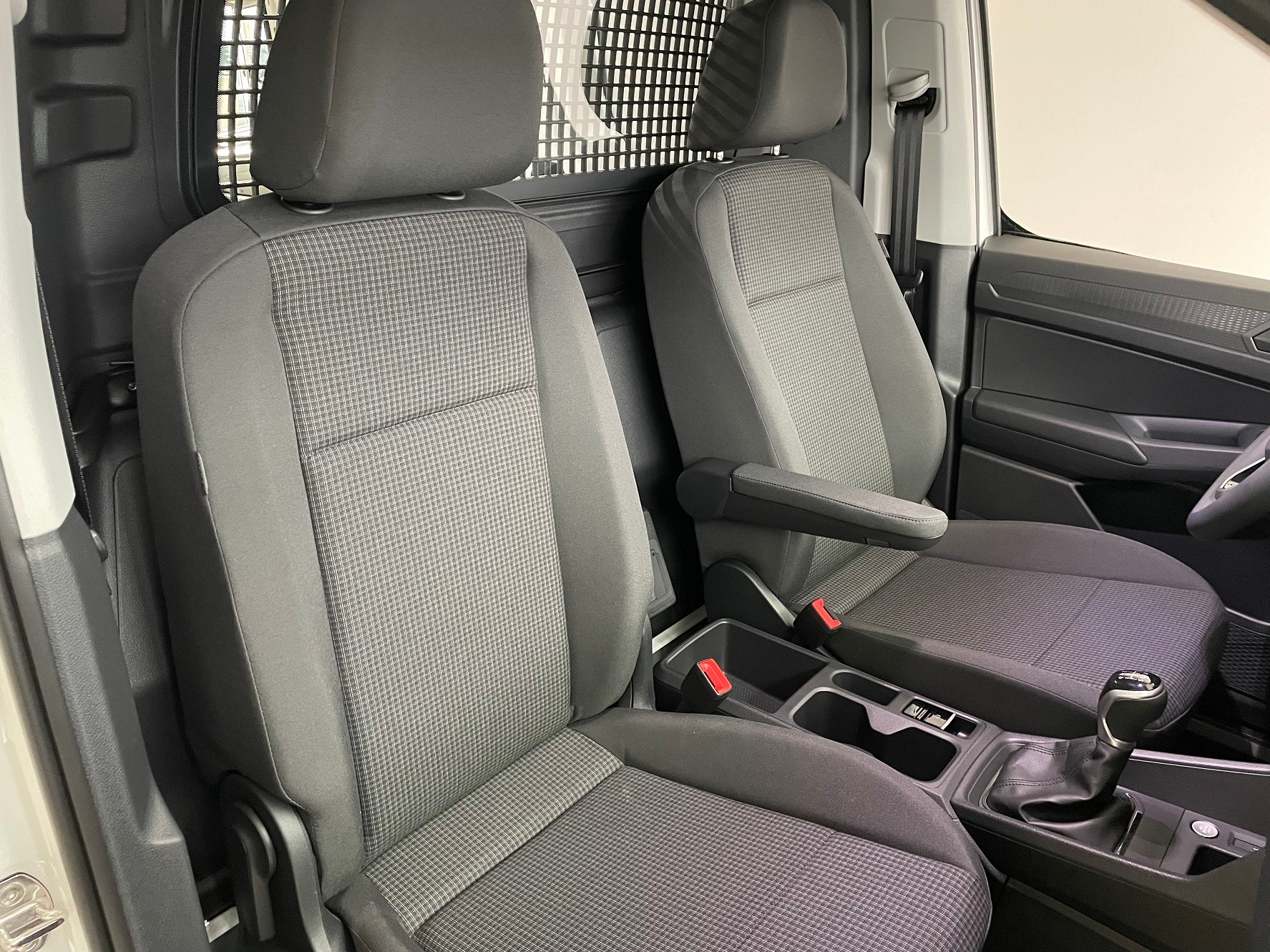 VW Caddy Cargo 1.5 TSI Entry-image-6