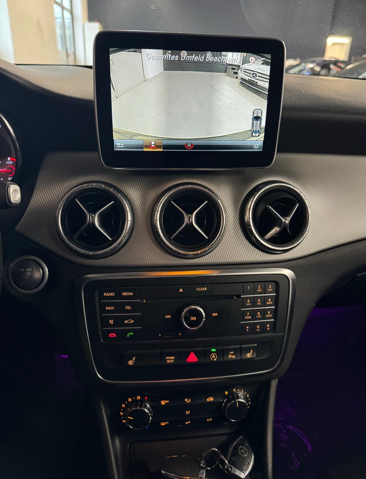 MERCEDES-BENZ CLA 200 Night Star 7G-DCT-image-13