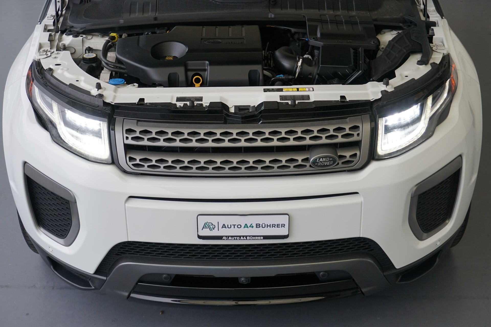 LAND ROVER Evoque 2.0TD4 SE Dynamic Convertible-image-17