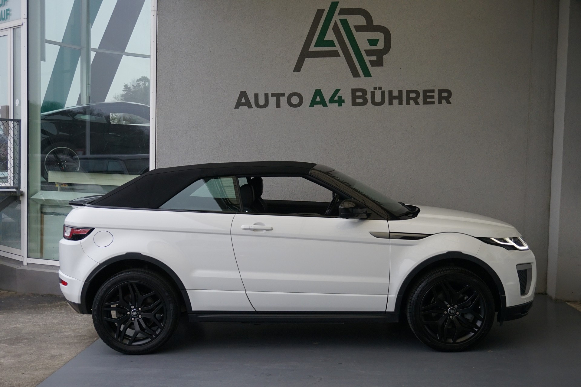 LAND ROVER Evoque 2.0TD4 SE Dynamic Convertible-image-5