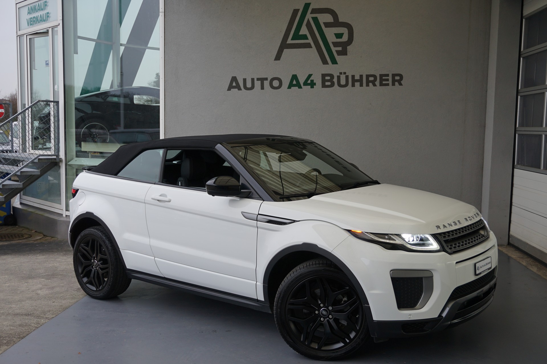 LAND ROVER Evoque 2.0TD4 SE Dynamic Convertible-image-2